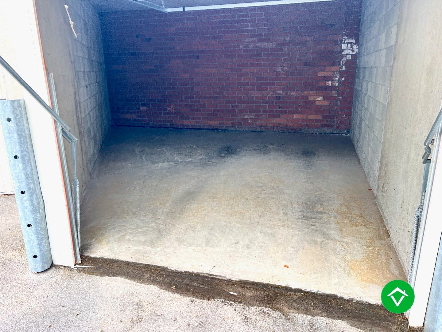Afgesloten garagebox centrum Koekelare foto 3