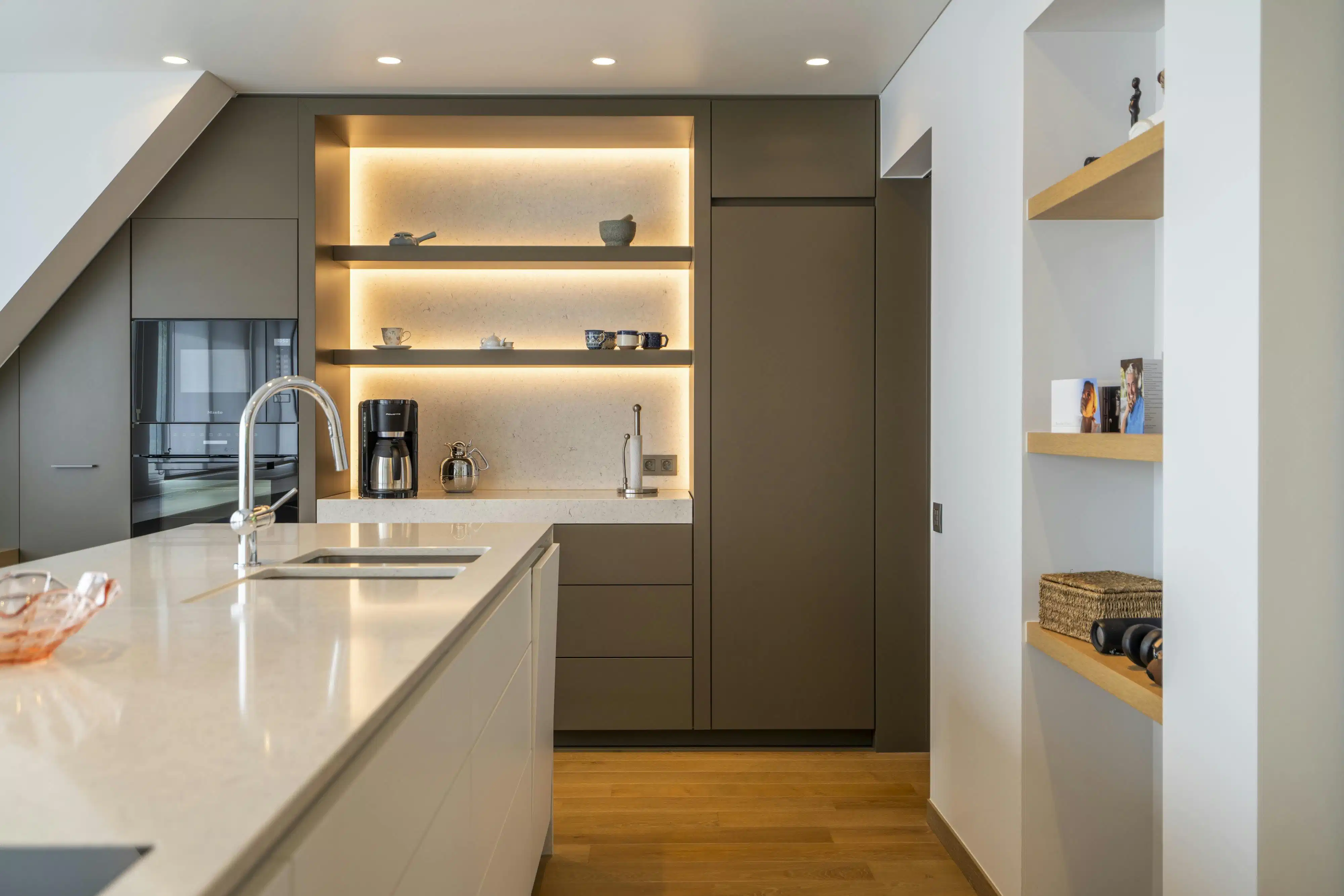 Uniek appartement/woning met binnenzwembad te Kortrijk!  foto 5