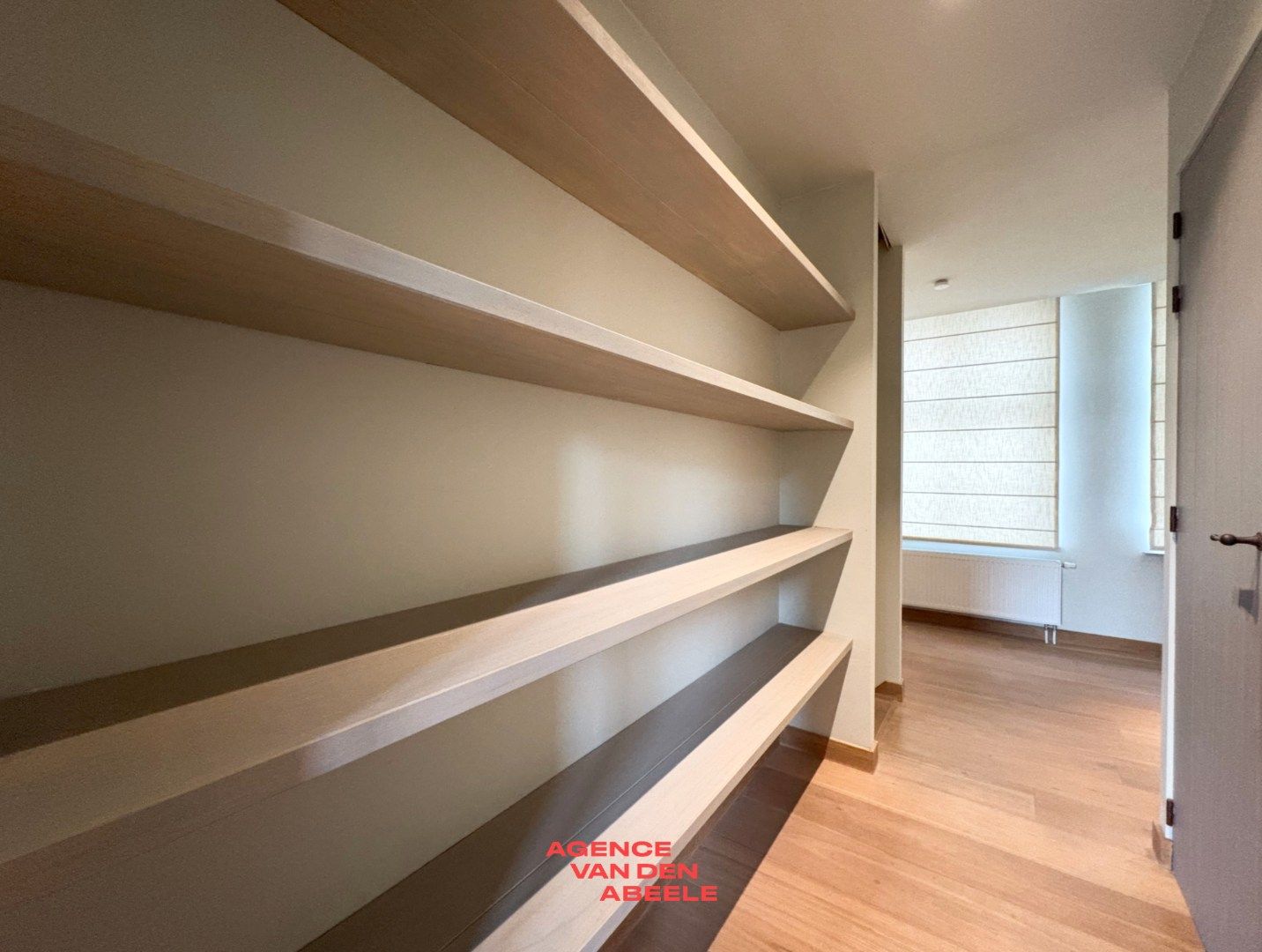 High class woning met stadskoer foto 13