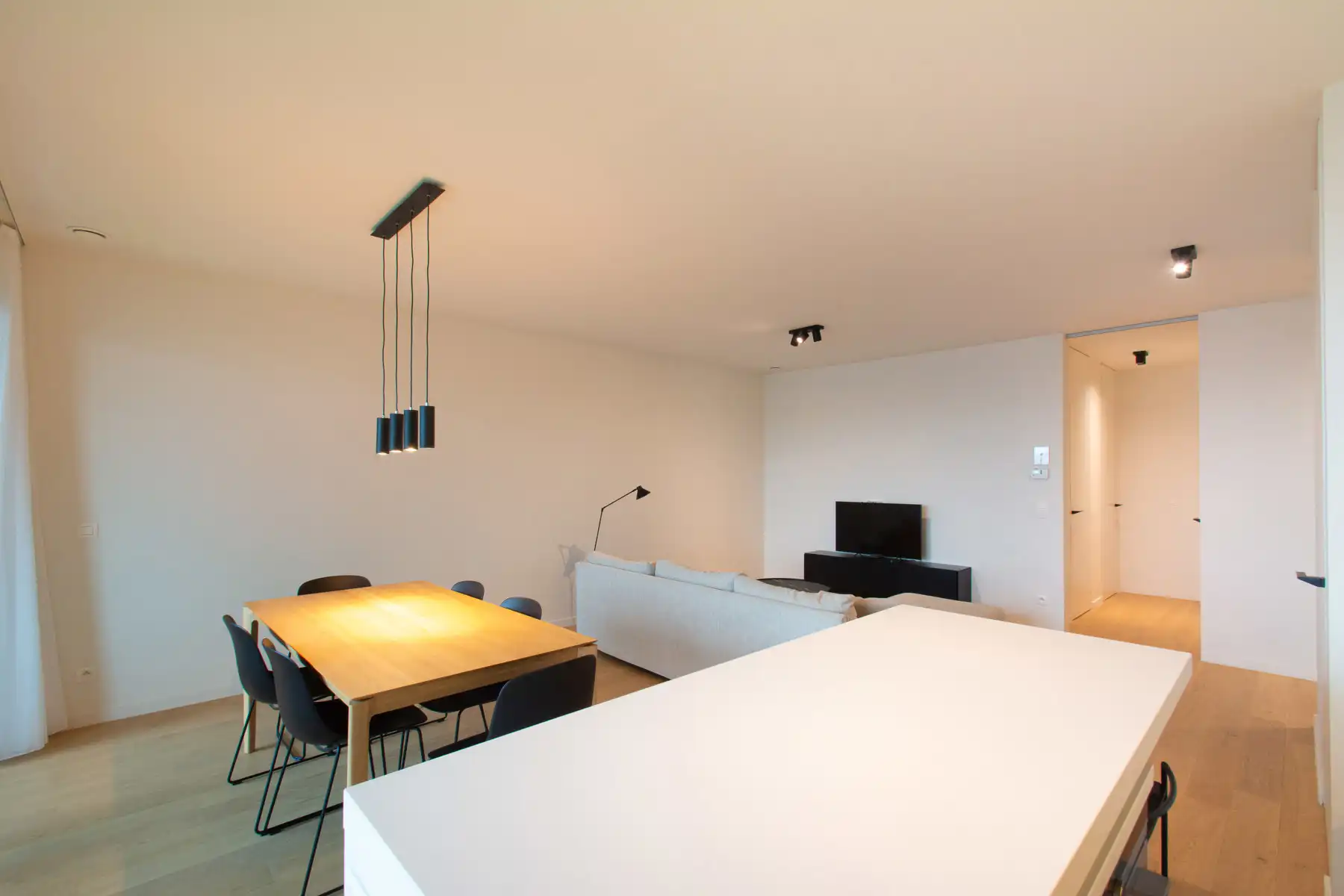 Uniek 2 slpk appartement met 2 terrassen (Nieuw Zuid) foto 5