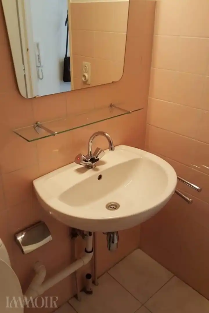 Te renoveren studio met potentieel in hartje Antwerpen. foto 9