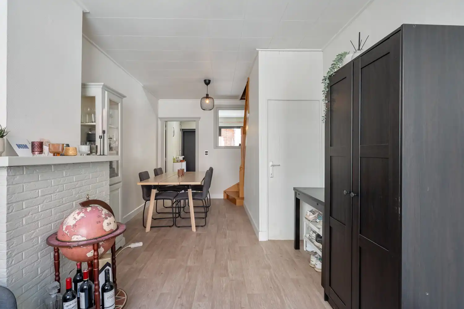 Rustig gelegen woning met 2 slaapkamers en een koer nabij het station te centrum Leuven! foto 4