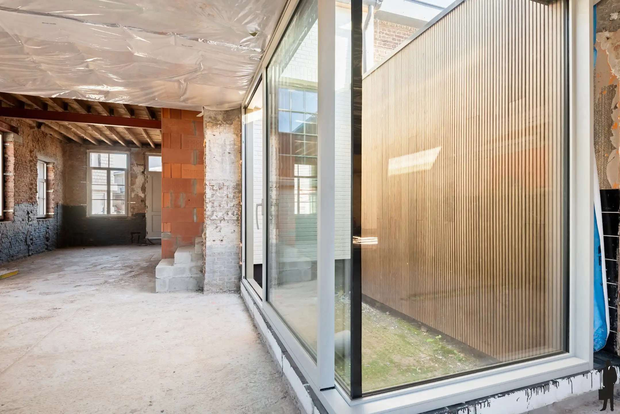 Af te werken gebouw in het centrum van Kontich-Kazerne foto 6