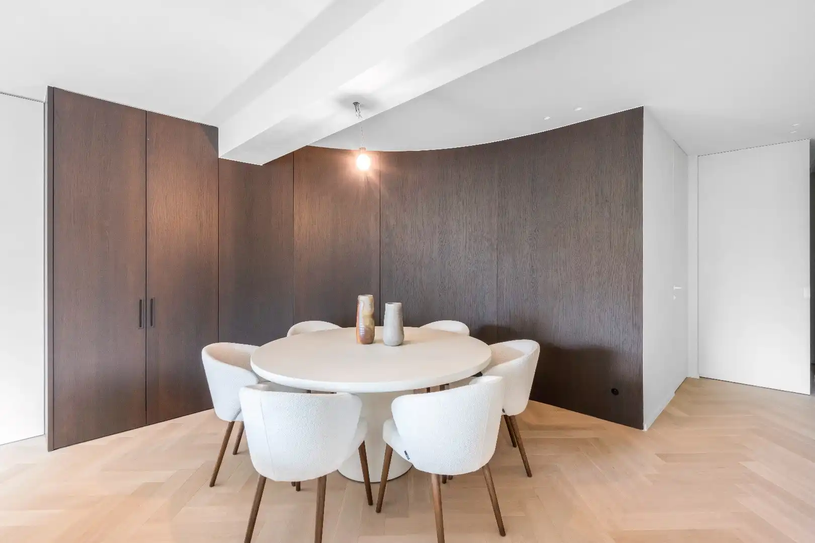 Hoogstaand afgewerkt appartement  met open zicht gelegen vlakbij de Dumortierlaan en op een steenworp van de Zeedijk.   foto 4