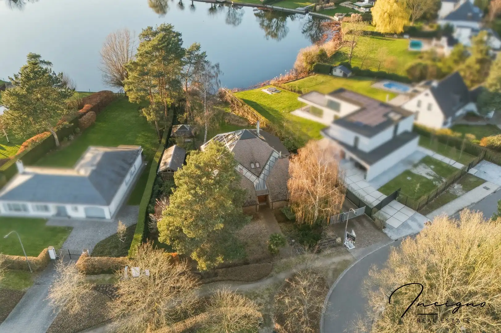 Uitzonderlijke architecturale woning met zicht op het meer van Keerbergen foto 26