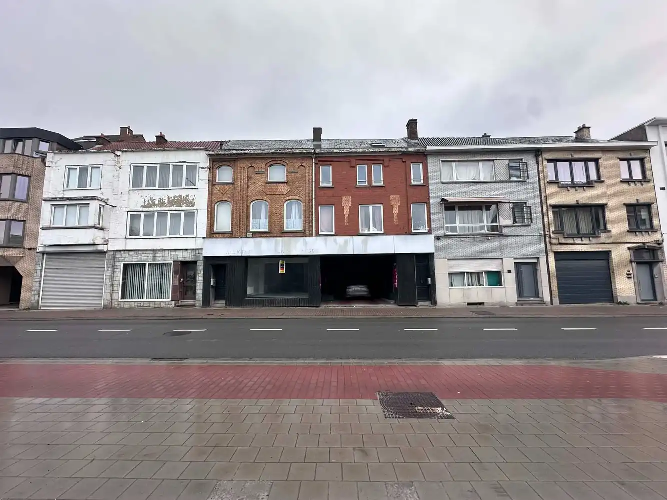 Top gelegen commercieel gelijkvloers of kantoor met uitstekende zichtbaarheid nabij HARING vlakbij DELHAIZE foto 6