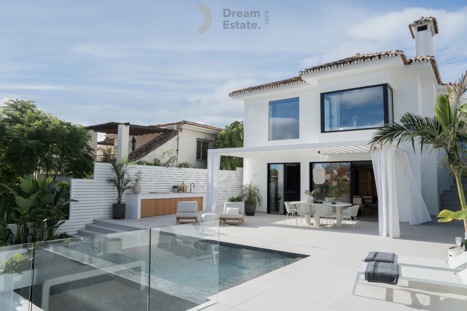 Moderne en strakke villa gelegen te Nueva Andalucia, Marbella. foto 33