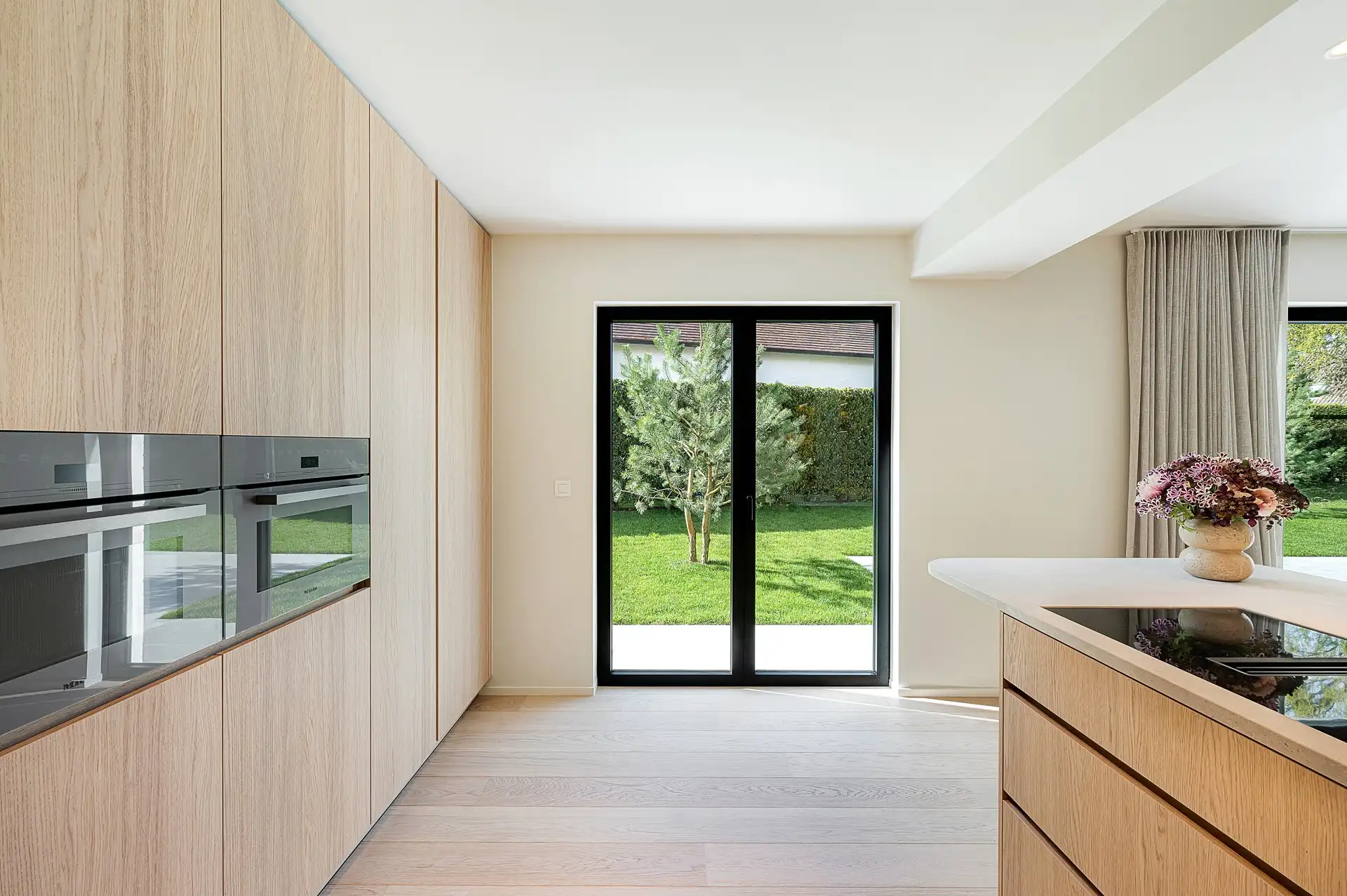 Smaakvol afgewerkte villa in Maaiken met ruime tuin foto 16