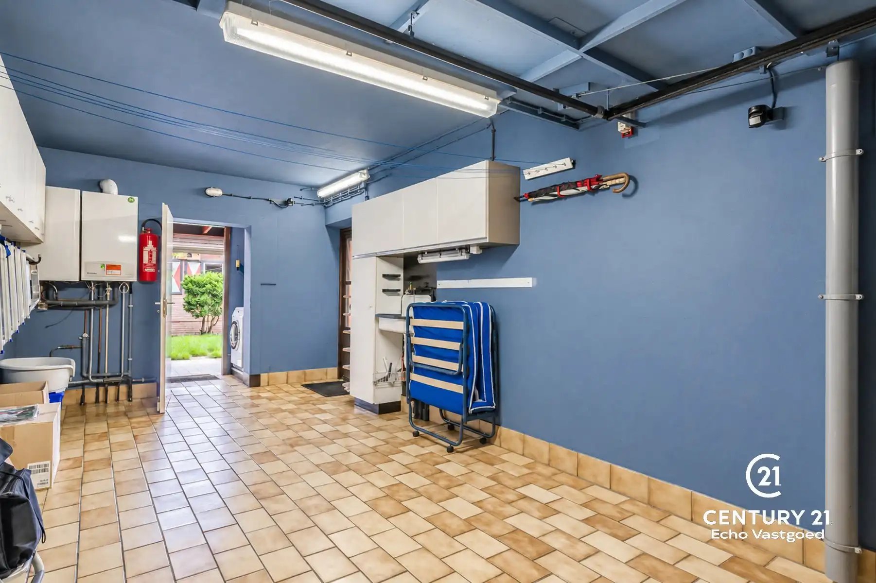 Ruime halfopen gezinswoning in kindvriendelijke buurt foto 24