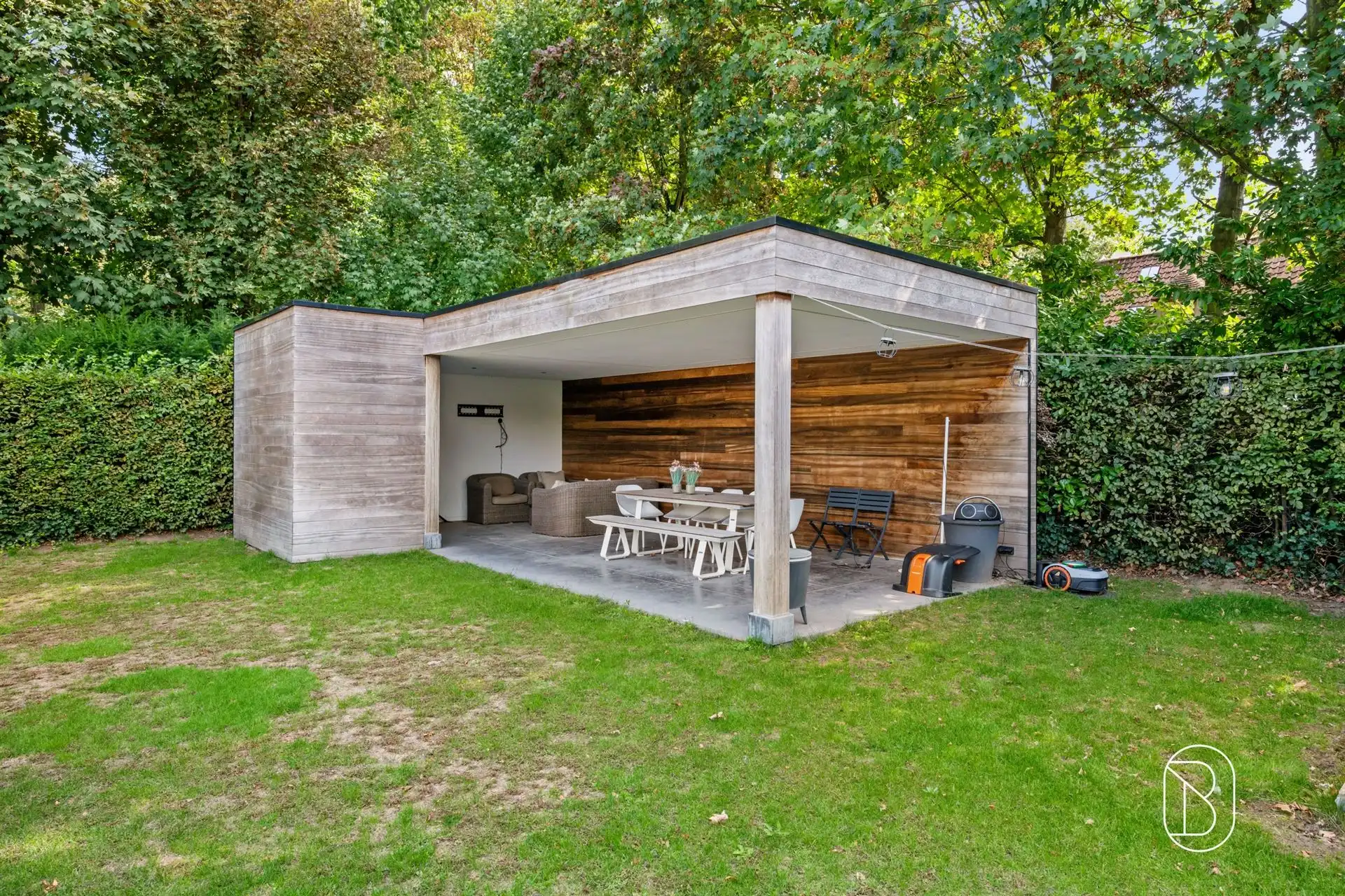 Grote architectenwoning met mooie tuin + bijgebouw foto 7