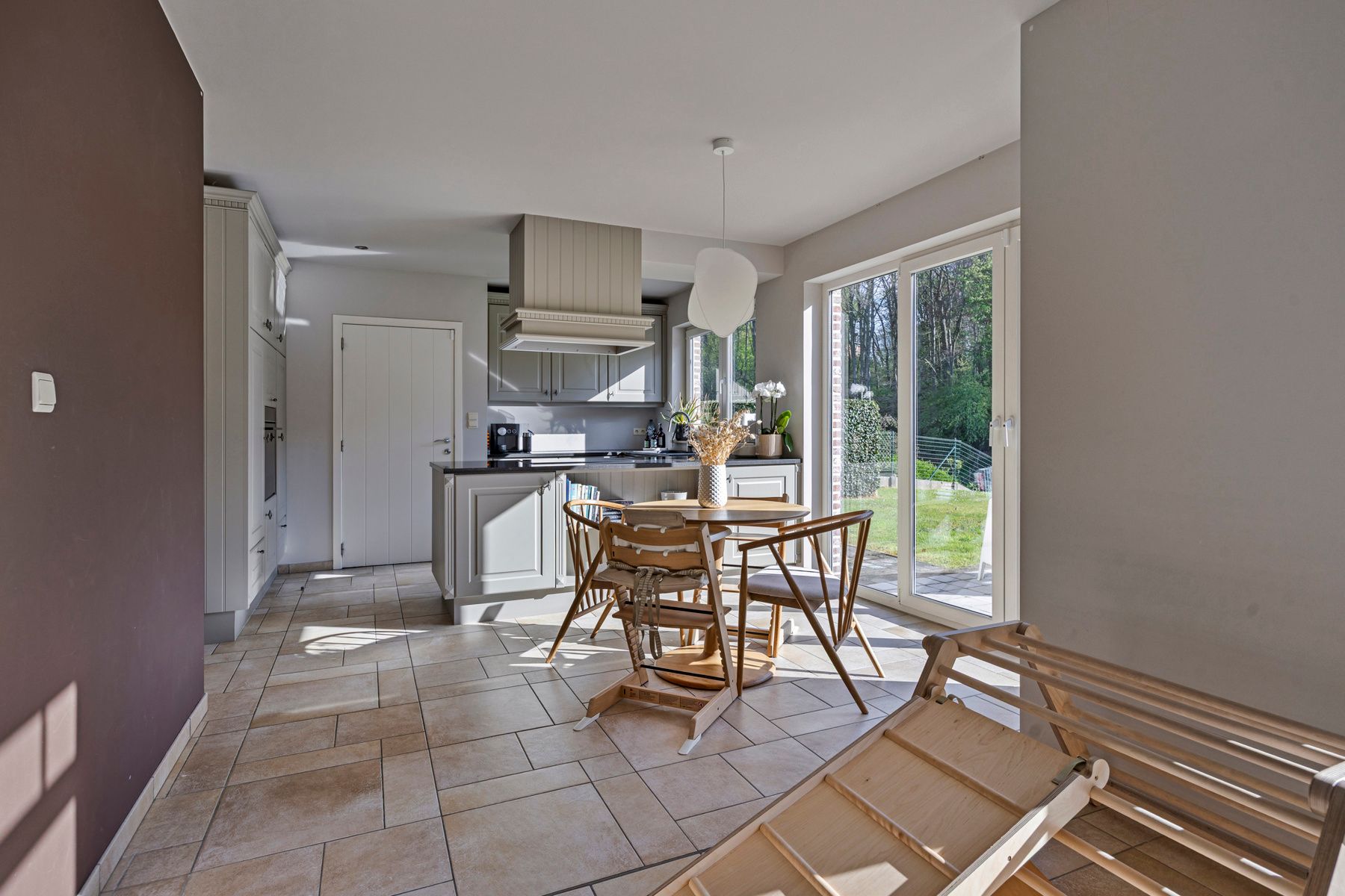 Prachtige villa met mooie tuin en 5 slaapkamers foto 15