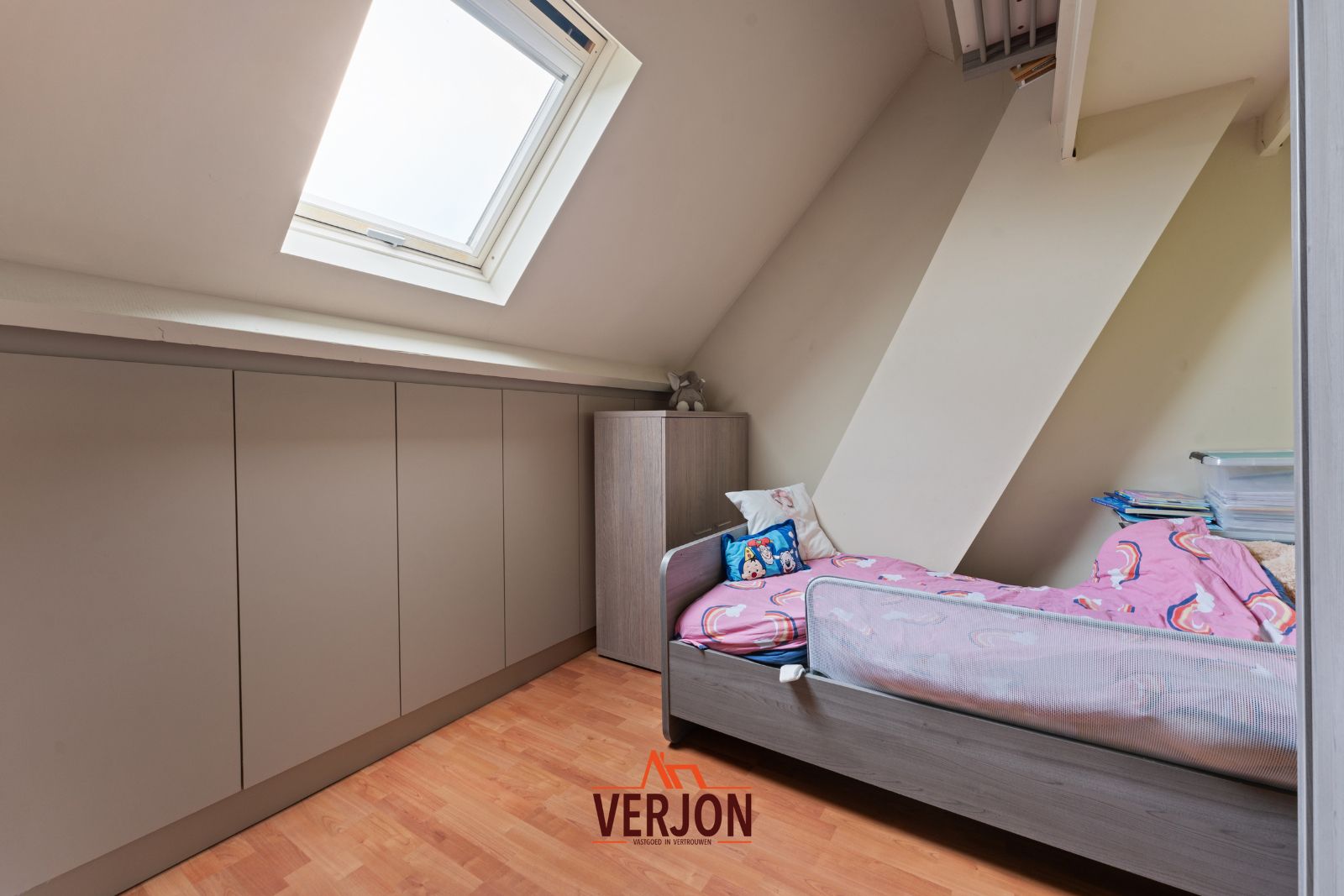 Gezinswoning met 4 slaapkamers, tuin en garage in Emelgem! foto 12