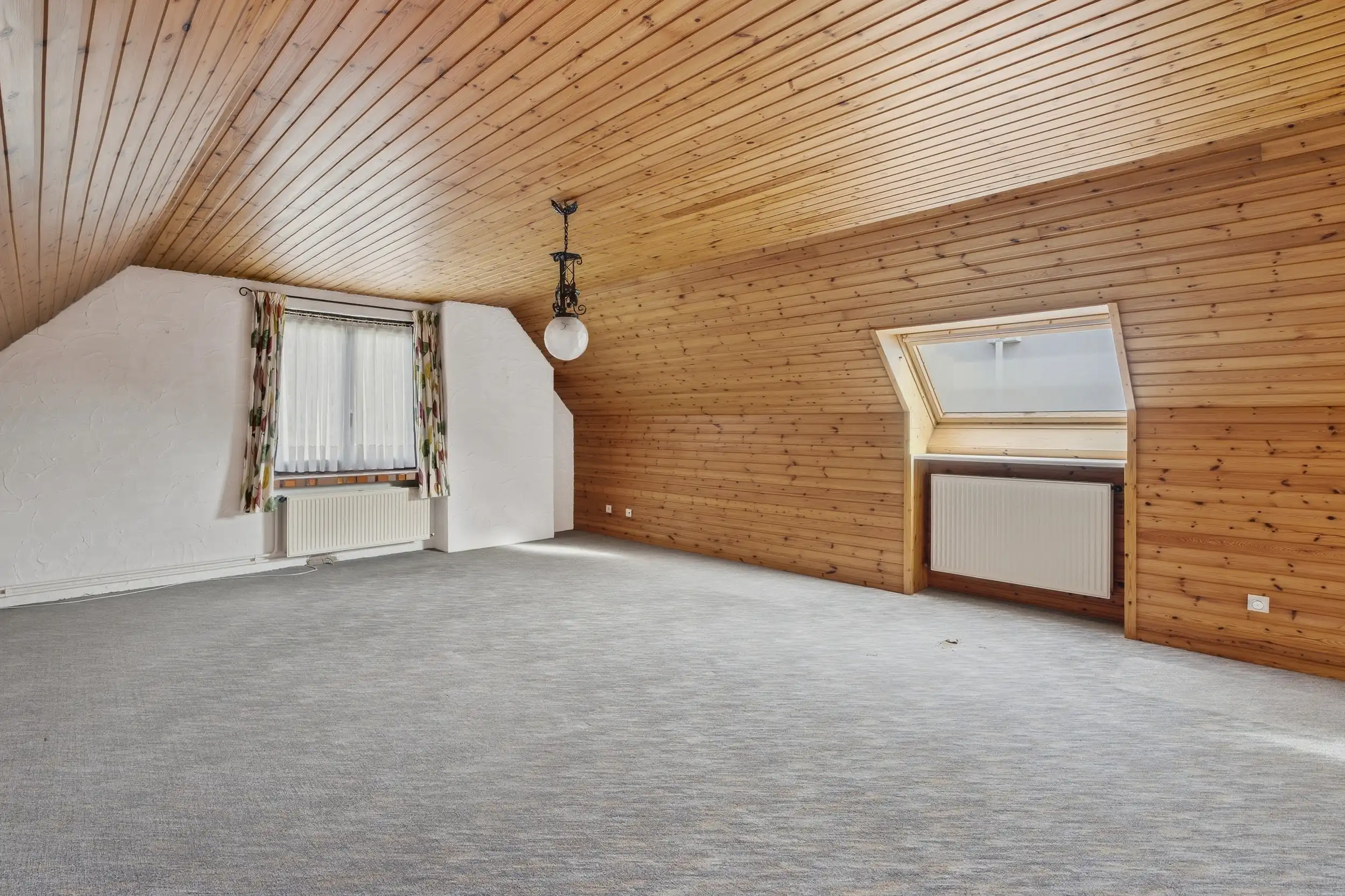 Ruime gezinshuis met garage in het groen foto 14