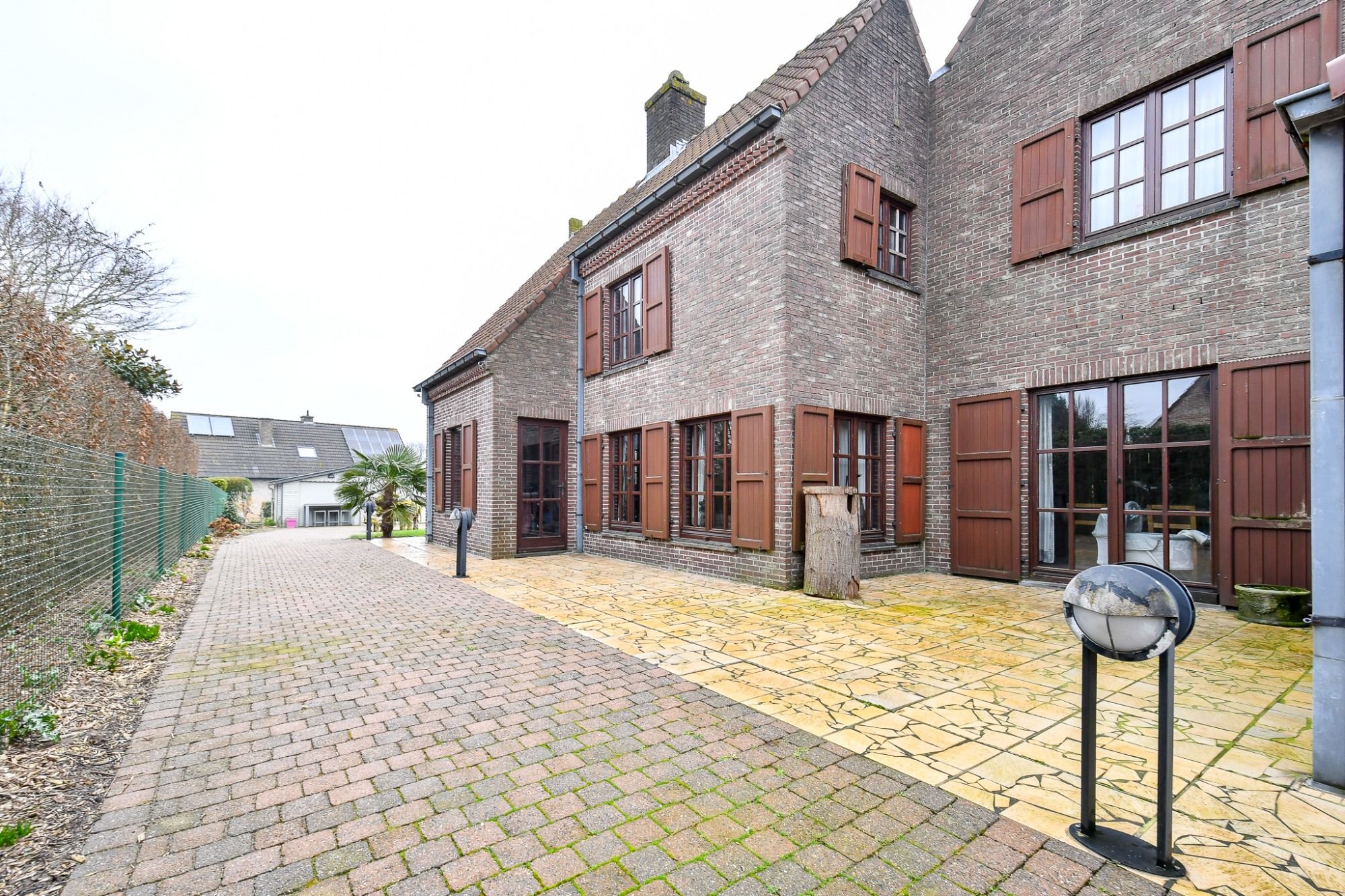 RUIME woning met grote tuin & tal van mogelijkheden op gunstige ligging foto 3