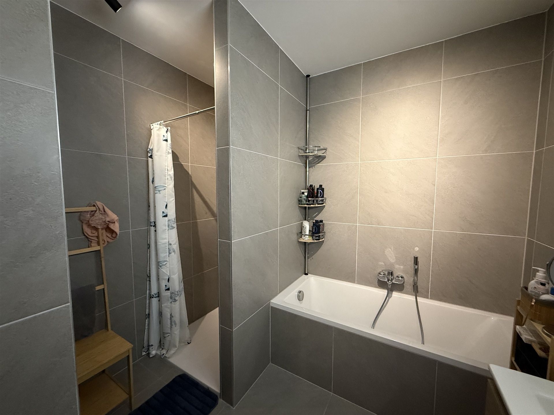 Ruime woning in rustige buurt te Merchtem  foto 12