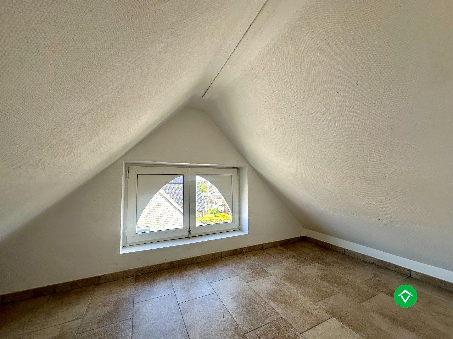 Instapklaar appartement met terras en 3 slaapkamers in een rustige wijk te Eernegem foto 12