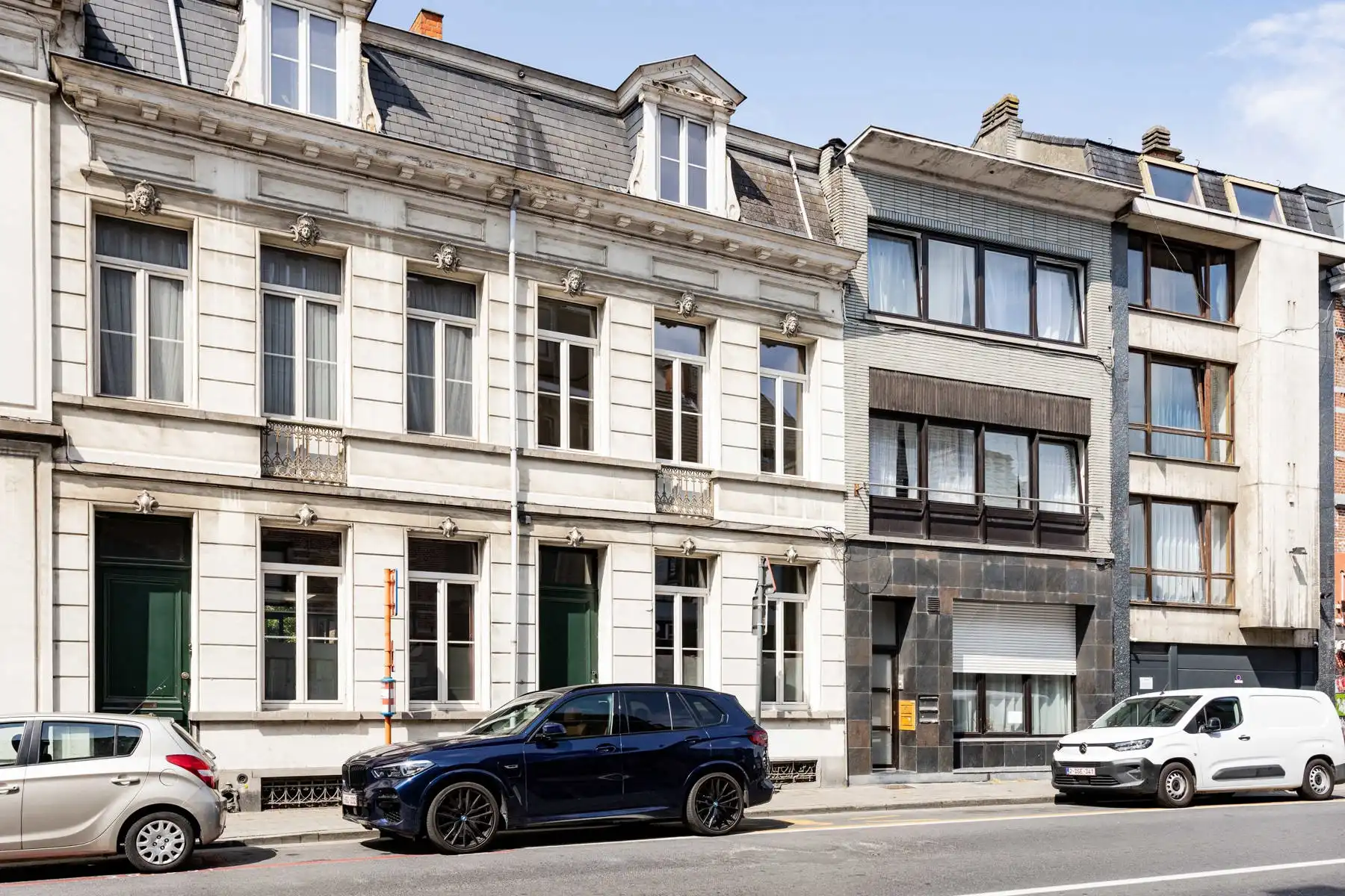 Hoofdfoto van de publicatie: Authentiek herenhuis met stadstuin in centrum Aalst.