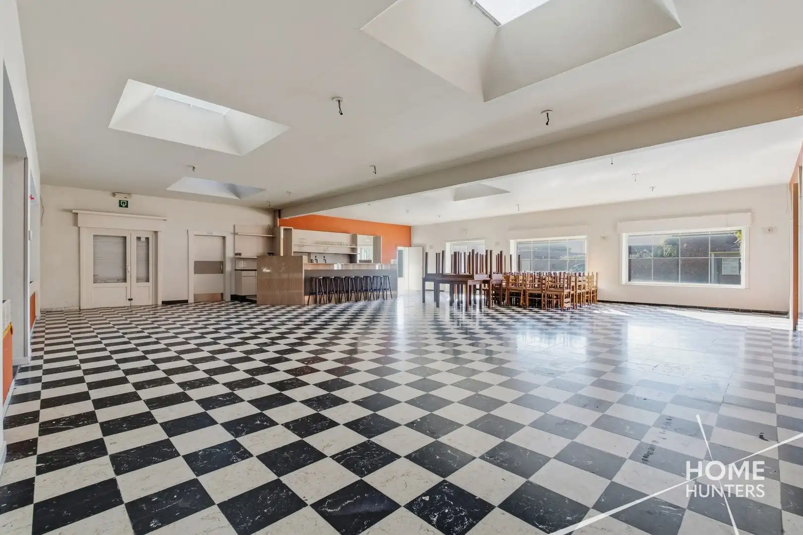 Café, feestzaal en woonst op ruim 1.400 m² met tal van mogelijkheden foto 5