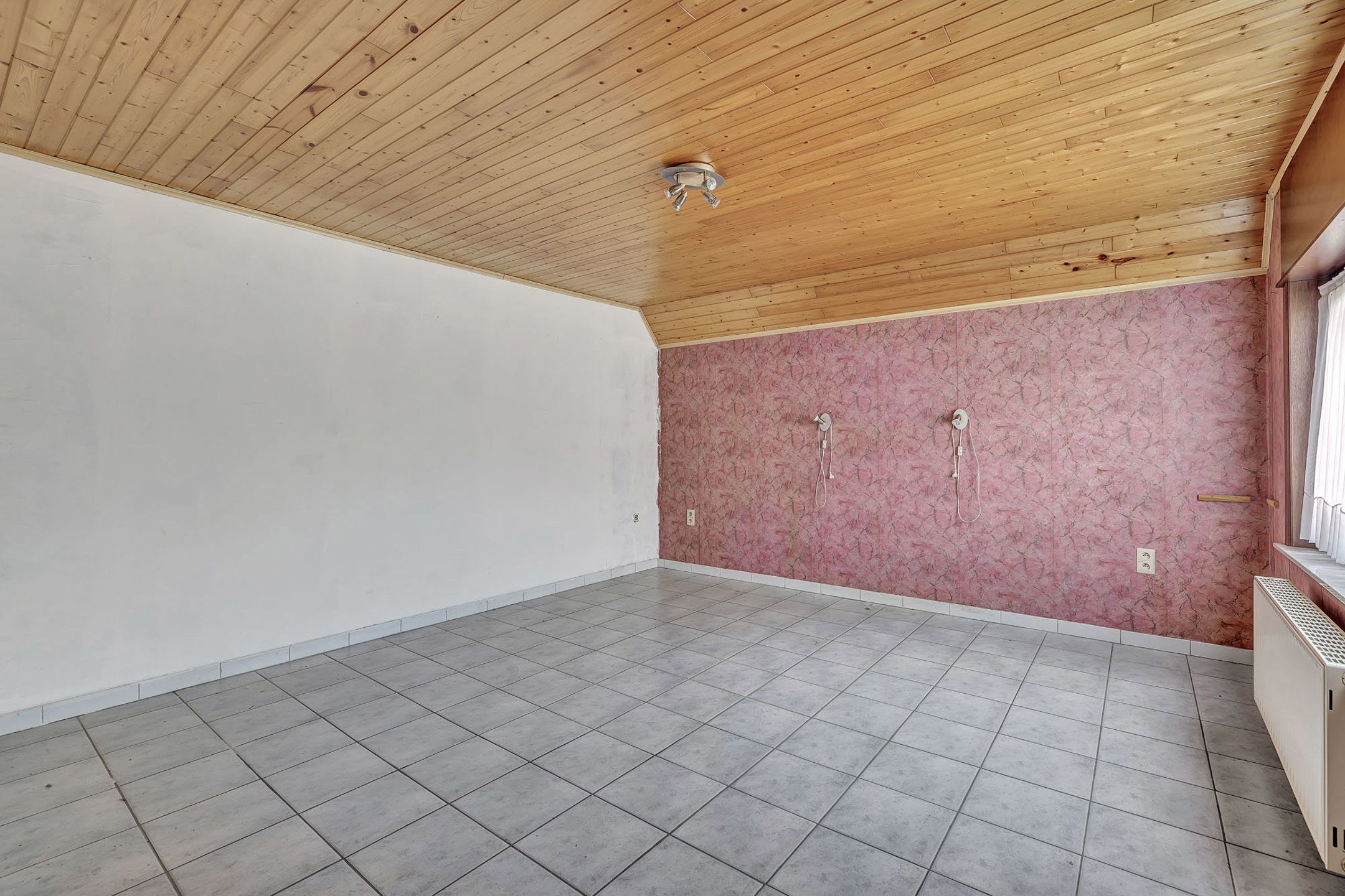 Te renoveren halfopen bebouwing met 2 slaapkamers  foto 16