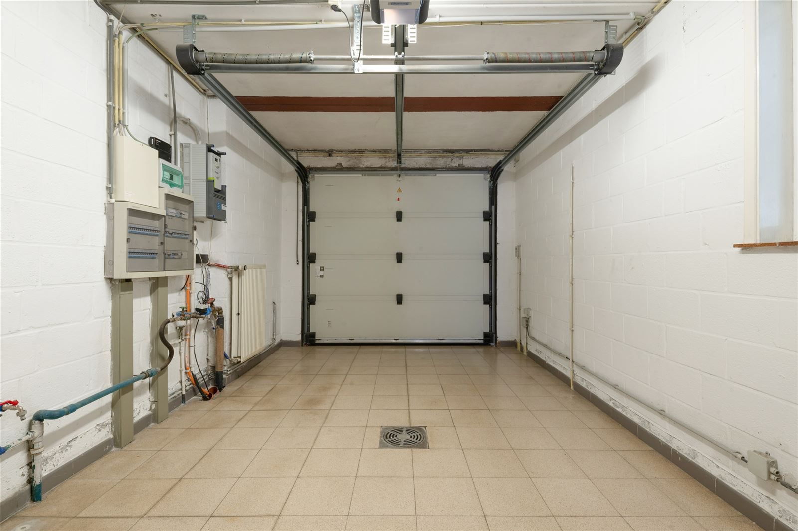 Villa met tuin, garage en 4 ruime slaapkamers op +/-12 are foto 16