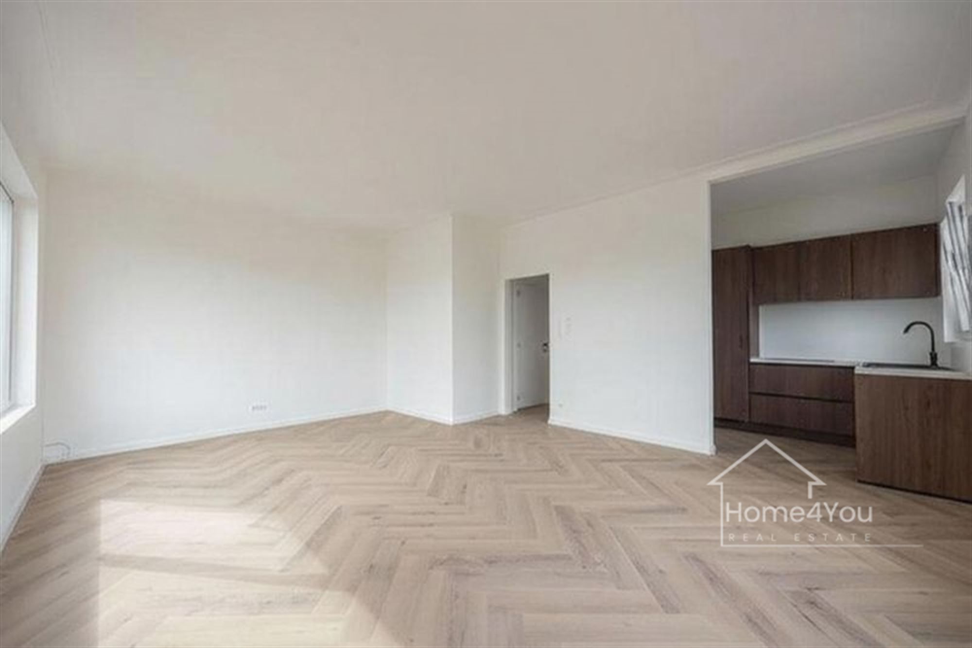 Prachtig 1-slaapkamer appartement te koop in Antwerpen! foto {{pictureIndex}}