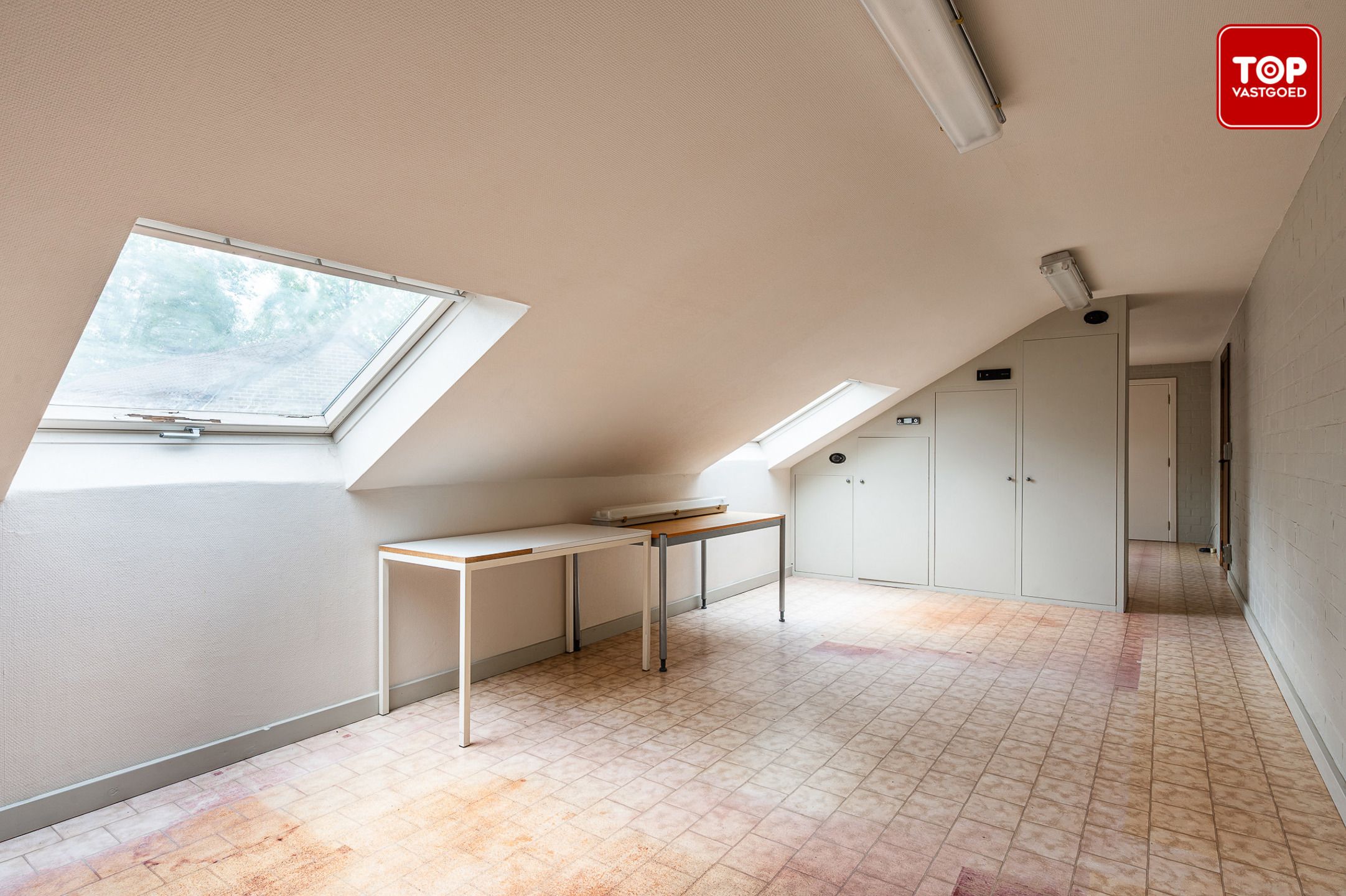 Alleenstaande villa met 4 slaapkamers in groene omgeving foto 30