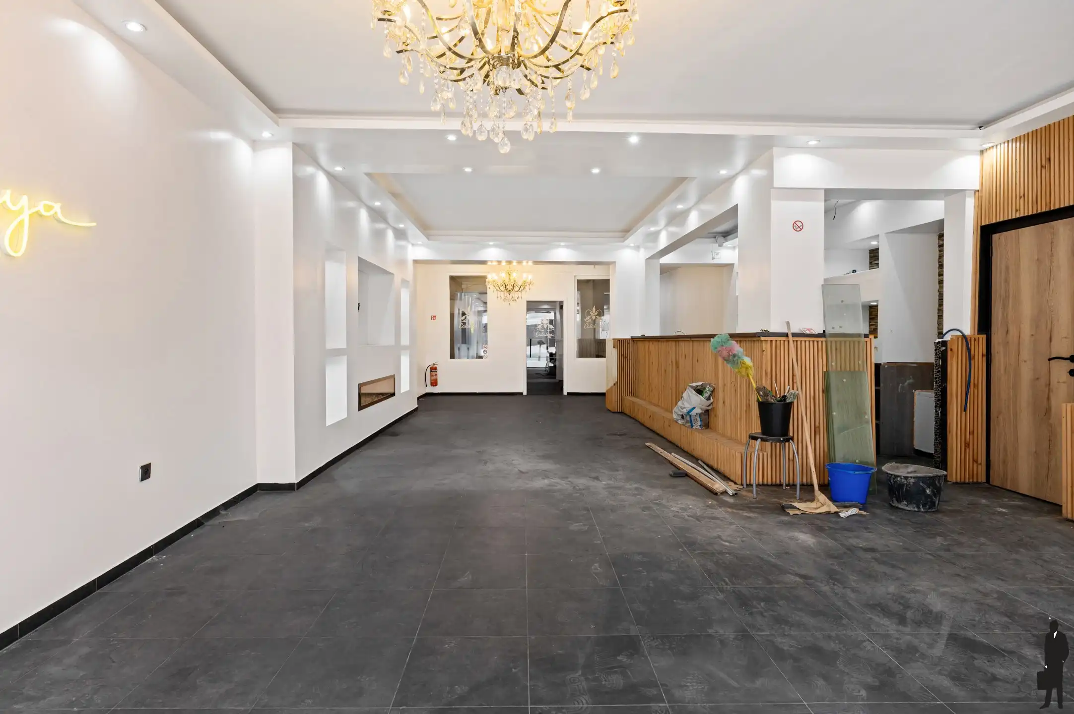 Handelshuis met zichtbaarheid, ruimte en mogelijkheden!&nbsp; foto 3