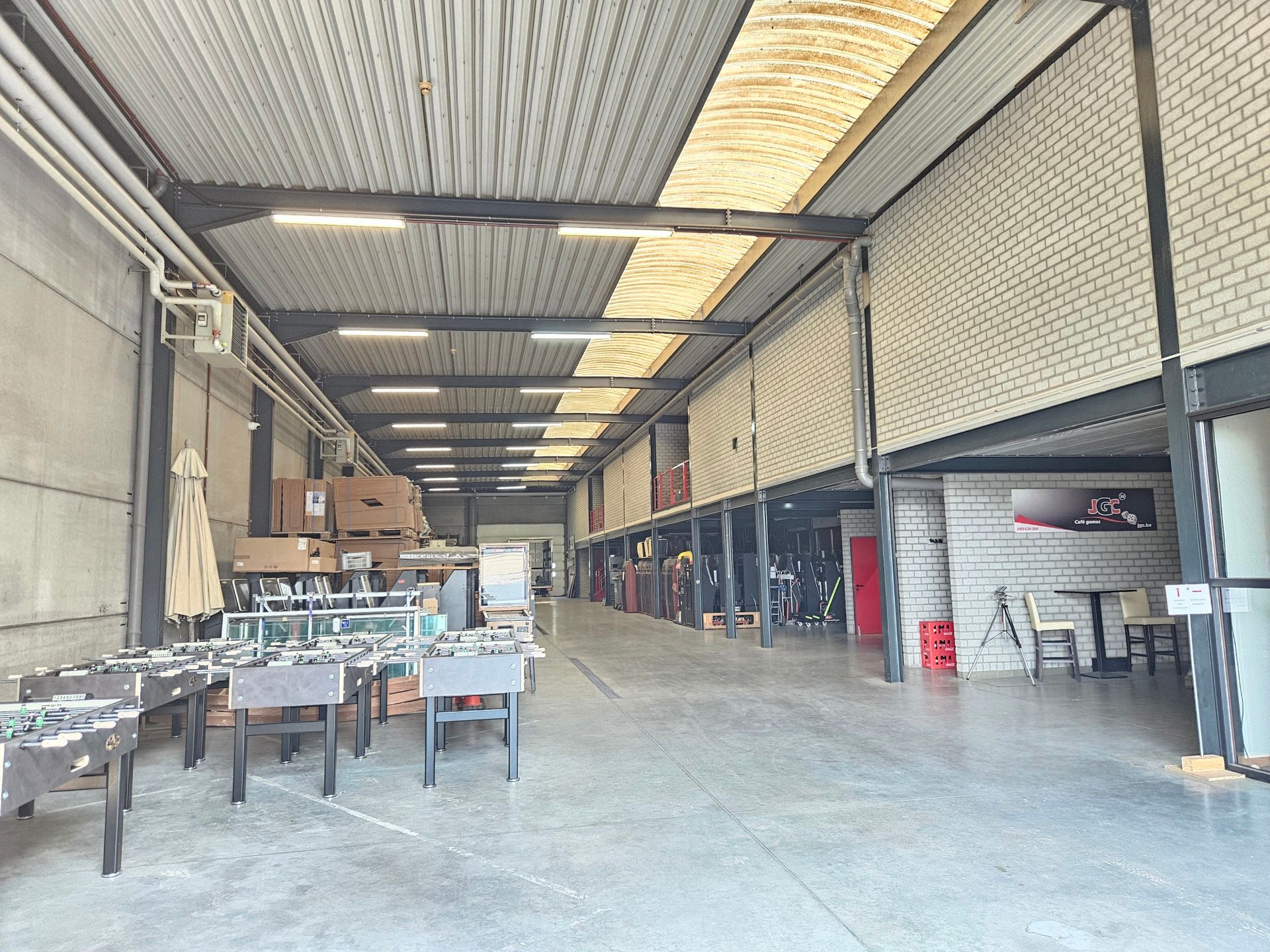 SEMI-INDUSTRIEEL GEBOUW OP ZICHTLOCATIE foto 9