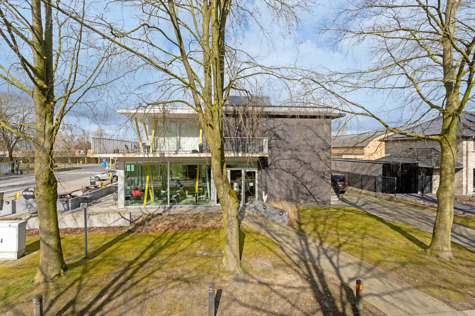 Handelspand met twee appartementen te Diksmuide foto 3