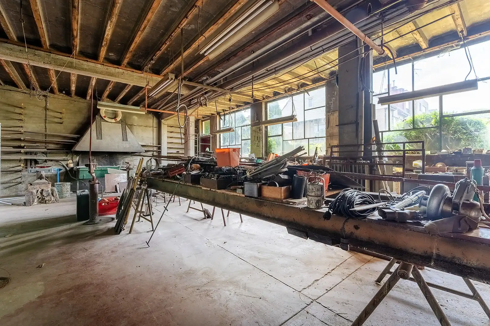 Uitzonderlijke gezinswoning (275m²) met ruim atelier, zonnig terras, garage en prachtige tuin foto 3