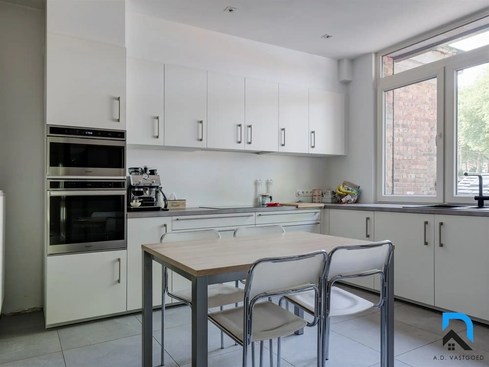 Woning met 5 slaapkamers op riant hoekperceel foto 8