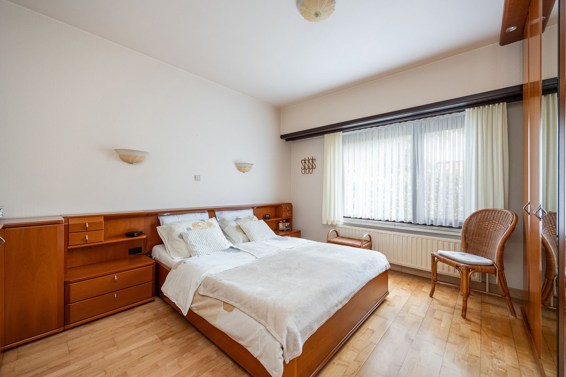 Laagbouwwoning met 4 slaapkamers op een perceel van 2.148m². foto 11