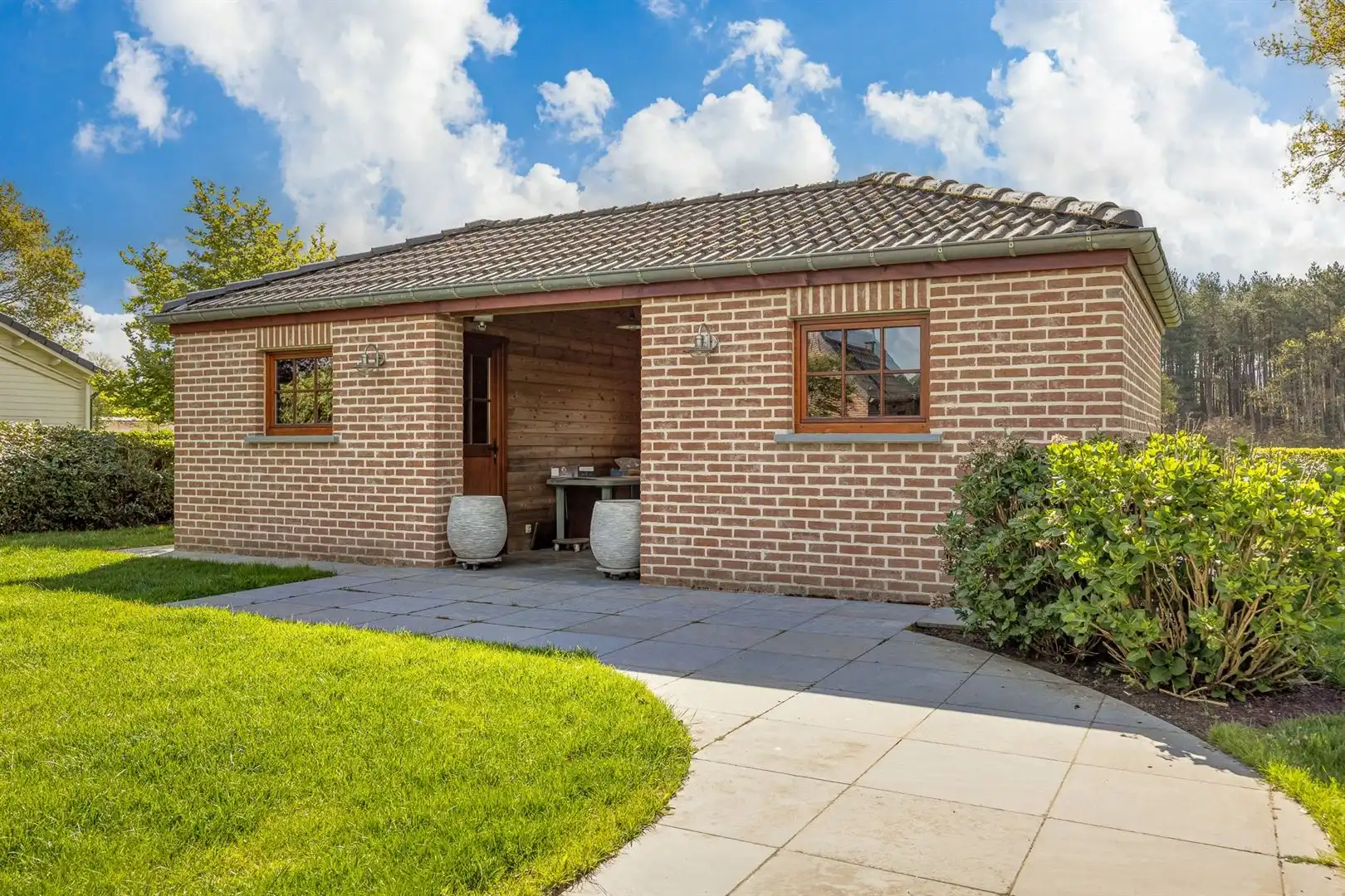 Wonen met zicht op weiland in rustige doodlopende straat foto 4