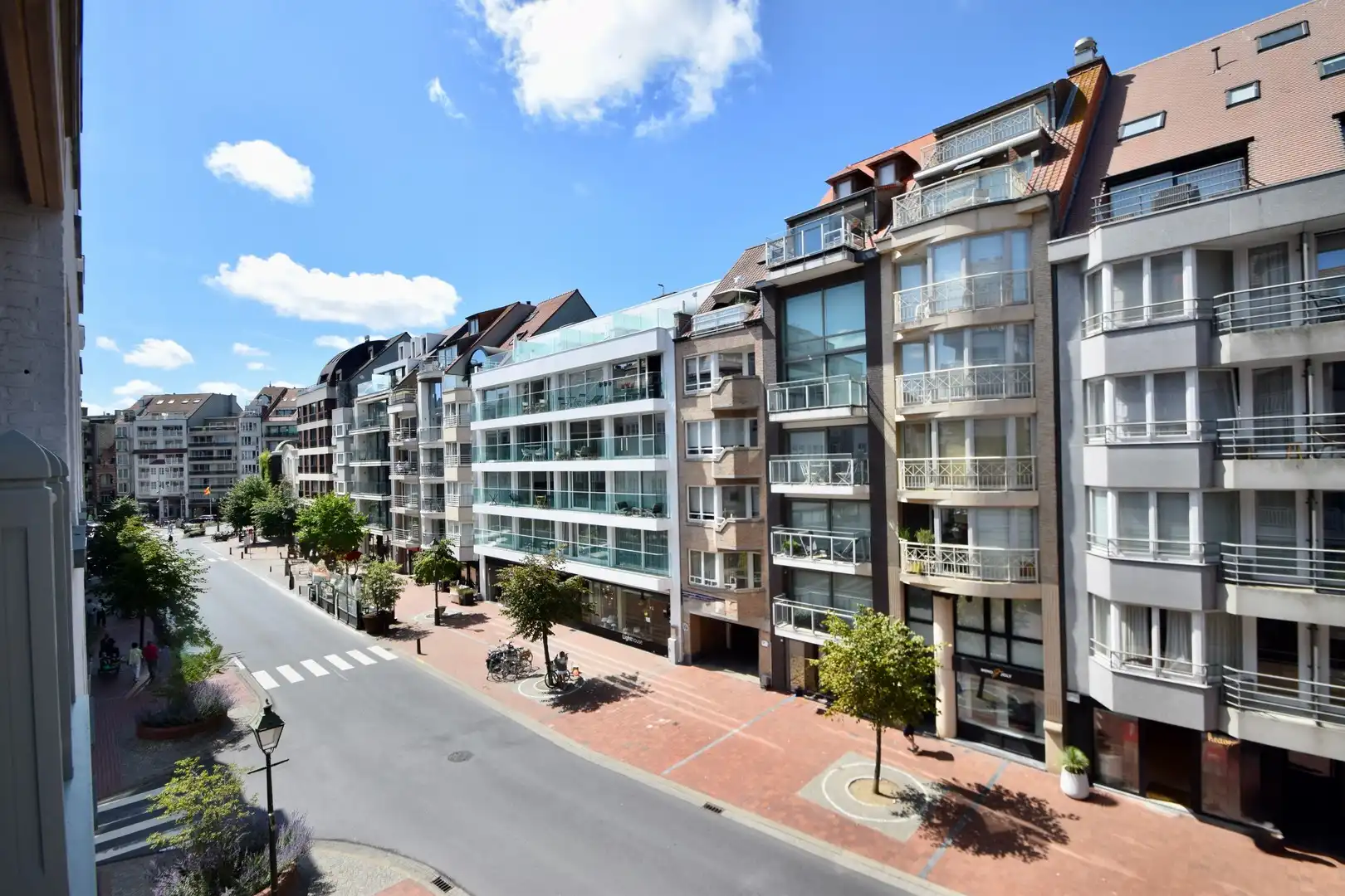 Ruim appartement van 163m² met 11 m² façade in de Dumortierlaan. foto 23