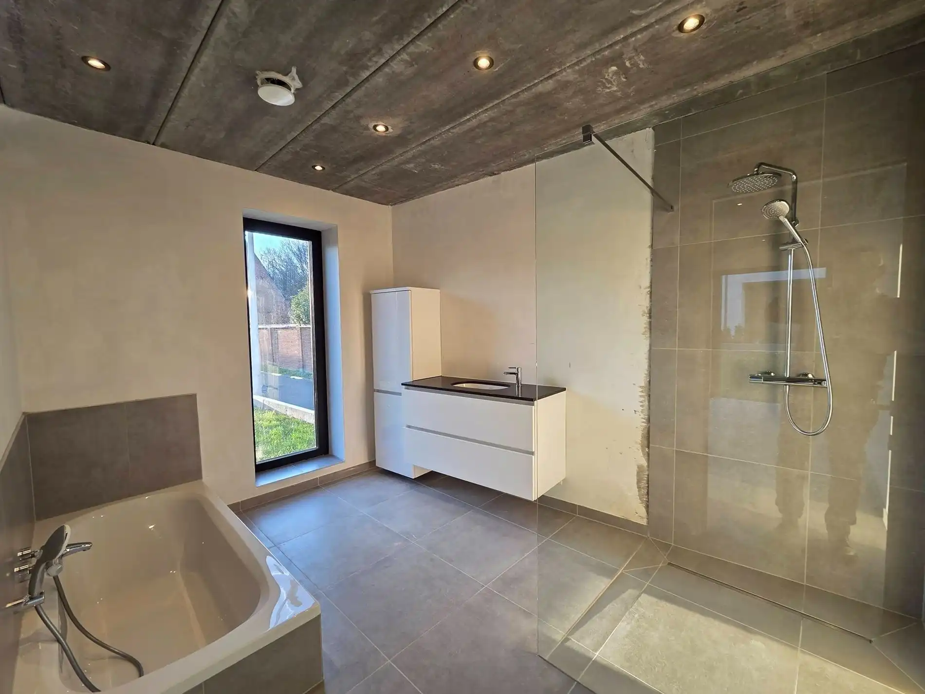 Viergevelvilla...Bouwjaar 2018...Einde bouw 2025...6 slaapkamers... foto 9