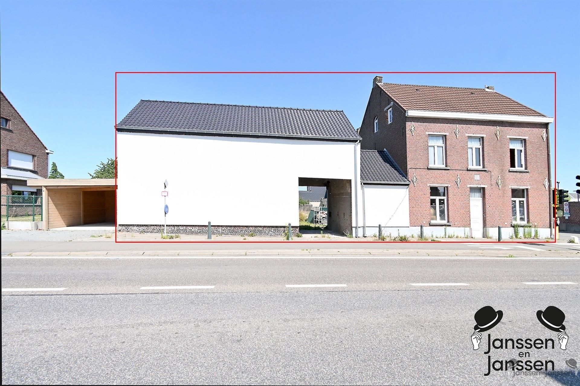 Hoofdfoto van de publicatie: Verder te renoveren hoekpand met atelier