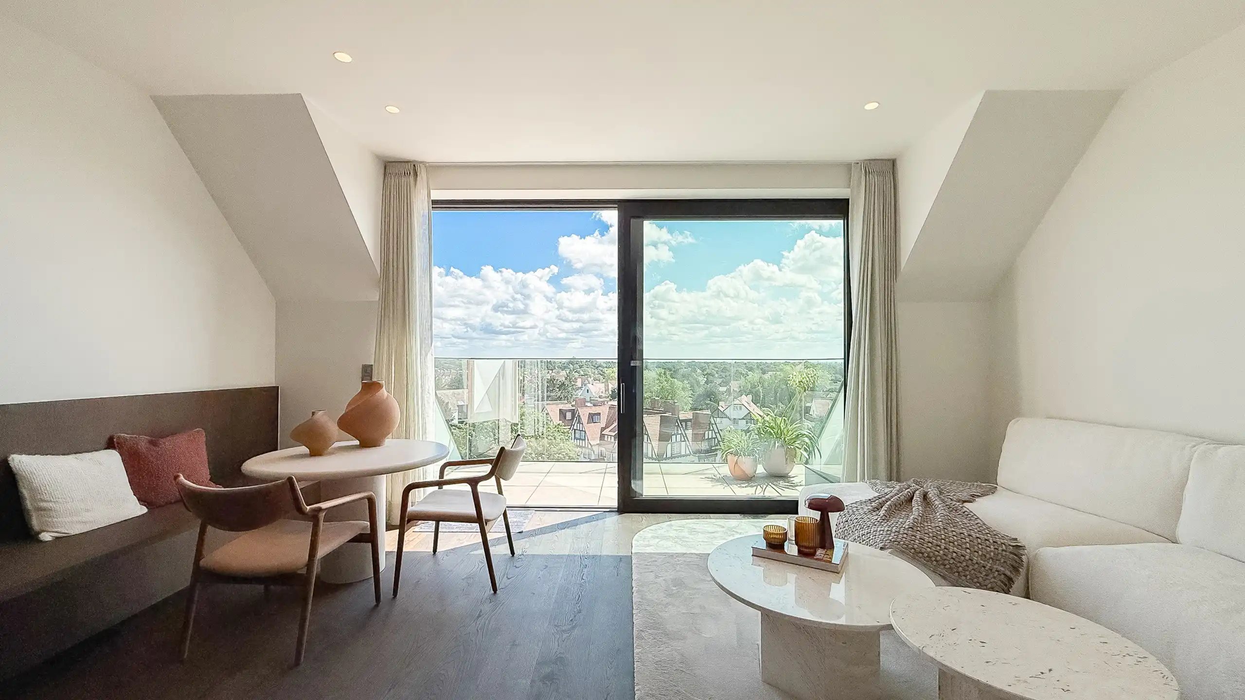 Zonovergoten nieuwbouw PENTHOUSE met 2 terrassen / Zoute foto 3