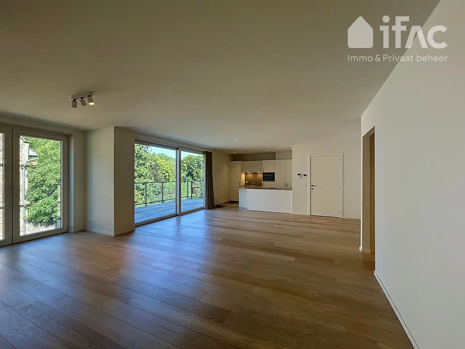 Uitstekend afgewerkt 2 slaapkamer appartement met mooi zicht foto 14