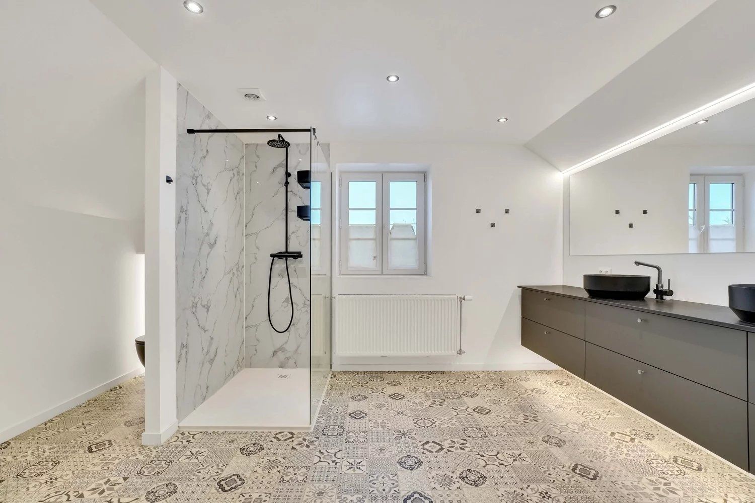 Ruime, gerenoveerde woning op een goede locatie foto 26