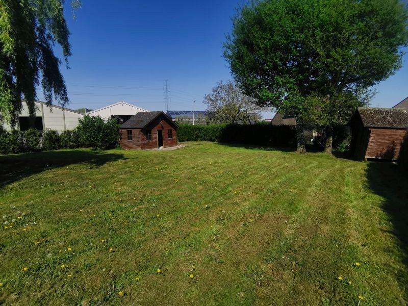 Grote woning op 1518 m² met 5 kamers & een grote garage foto 12