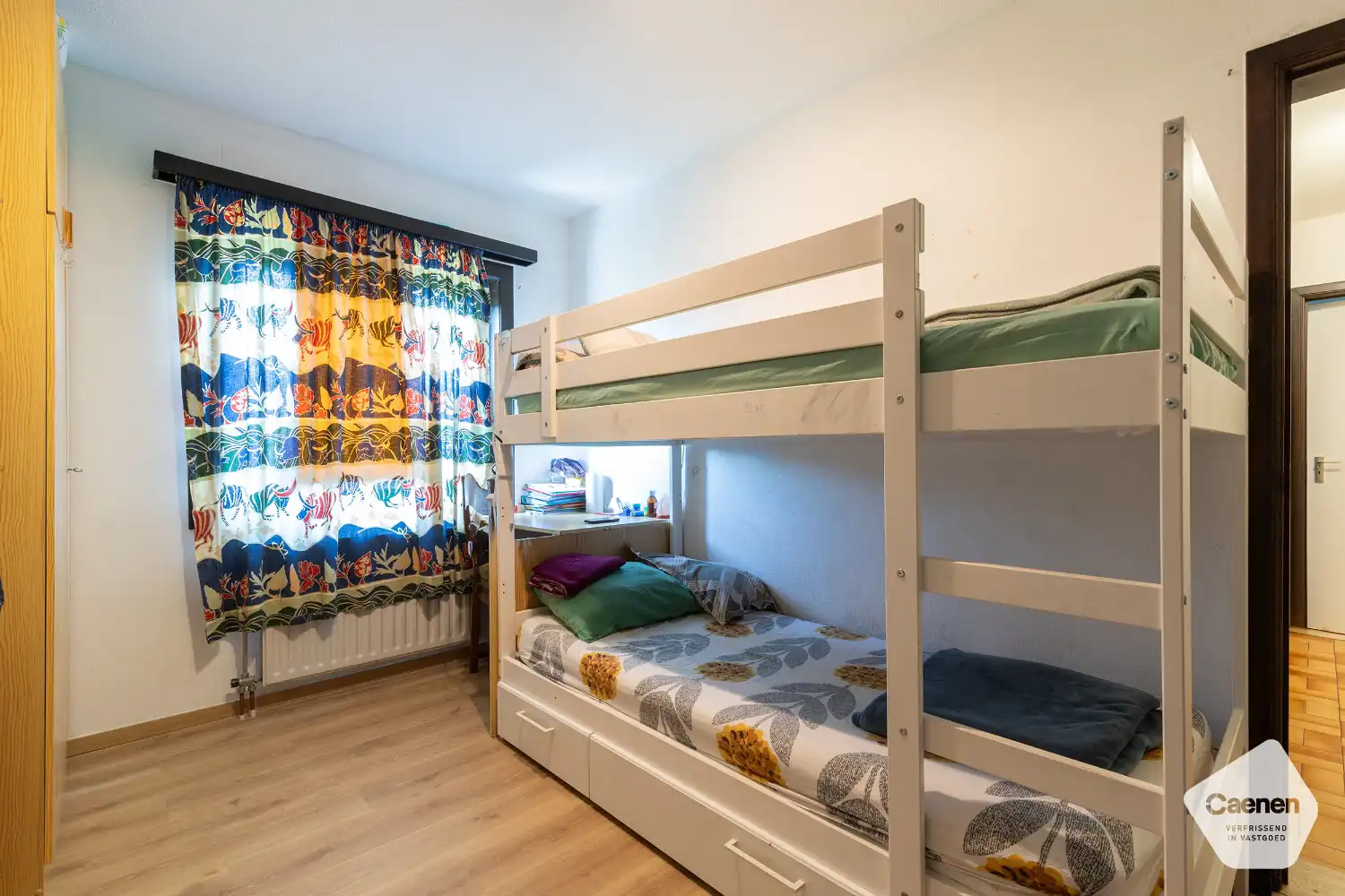 Ruim en volwaardig woonappartement met 3 slaapkamers op een rustige locatie foto 7