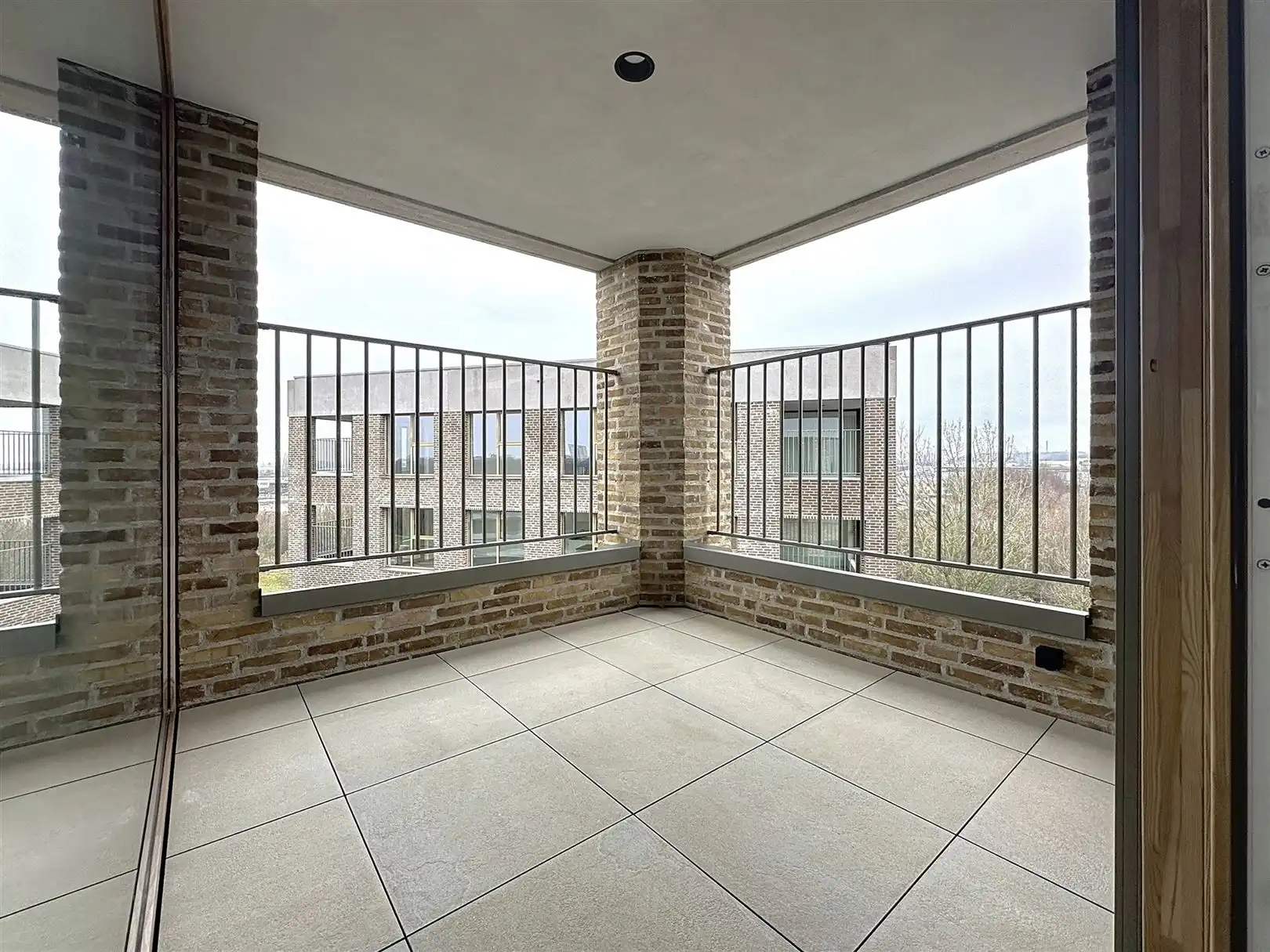 Nieuwbouwappartement met 2slpk en terras gelegen te Wilrijk  foto 8