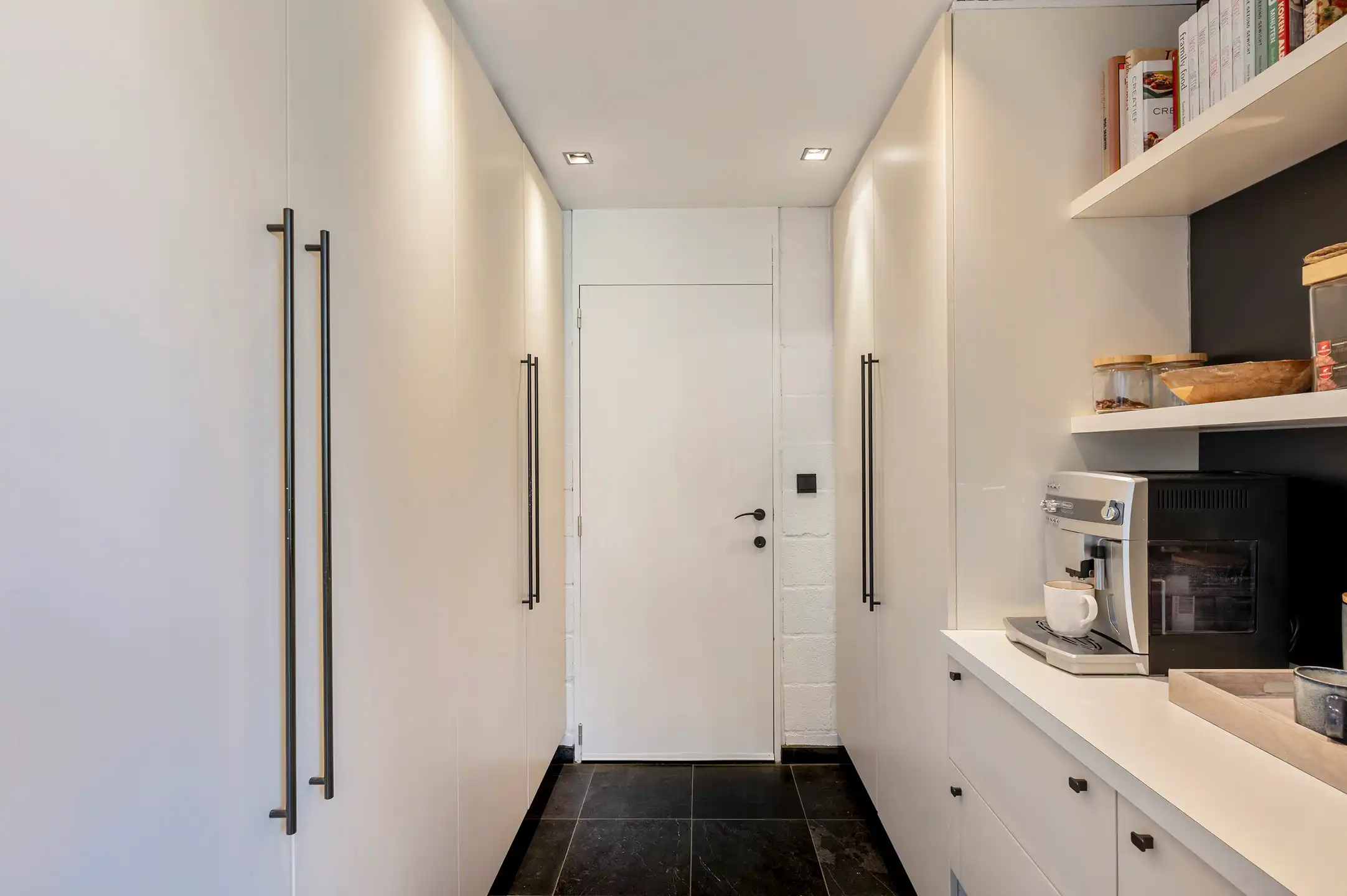 Ruime instapklare woning met zwembad te Brasschaat! foto 12