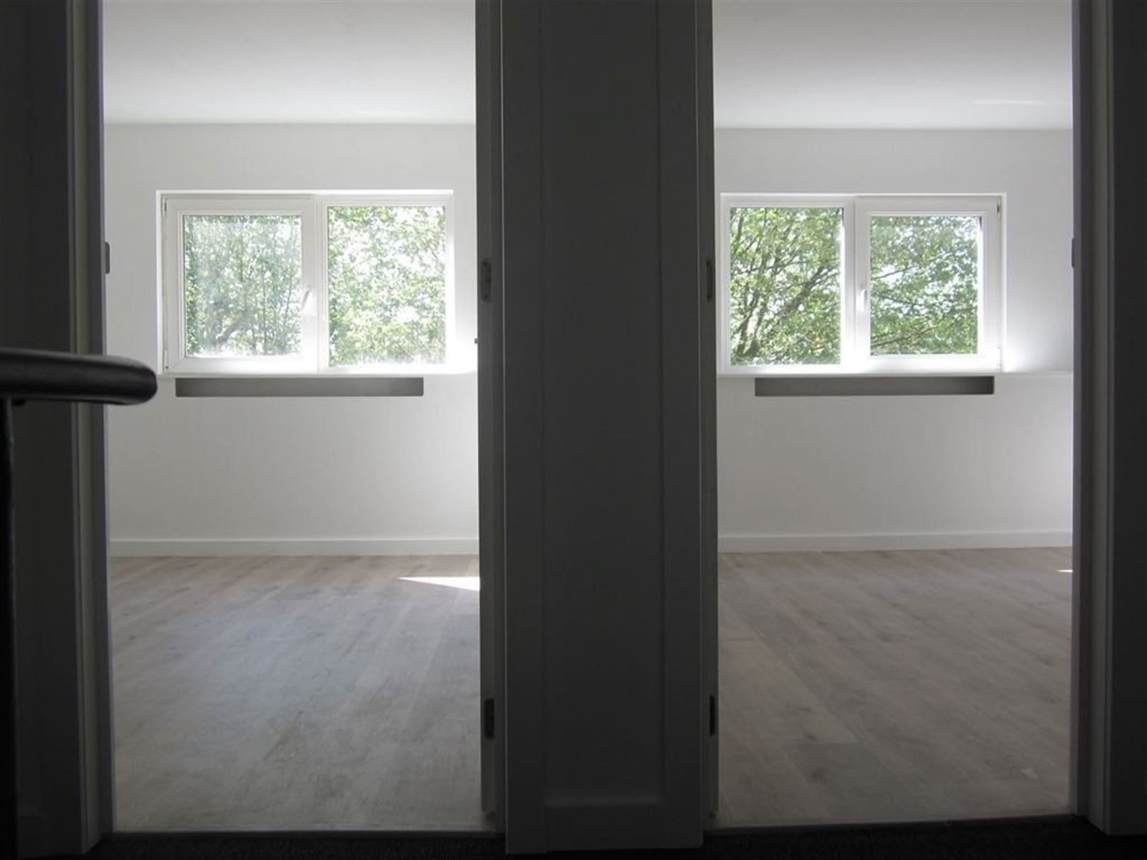 Vernieuwde duplex met zonneterras en groene zichten in Ekeren foto 5