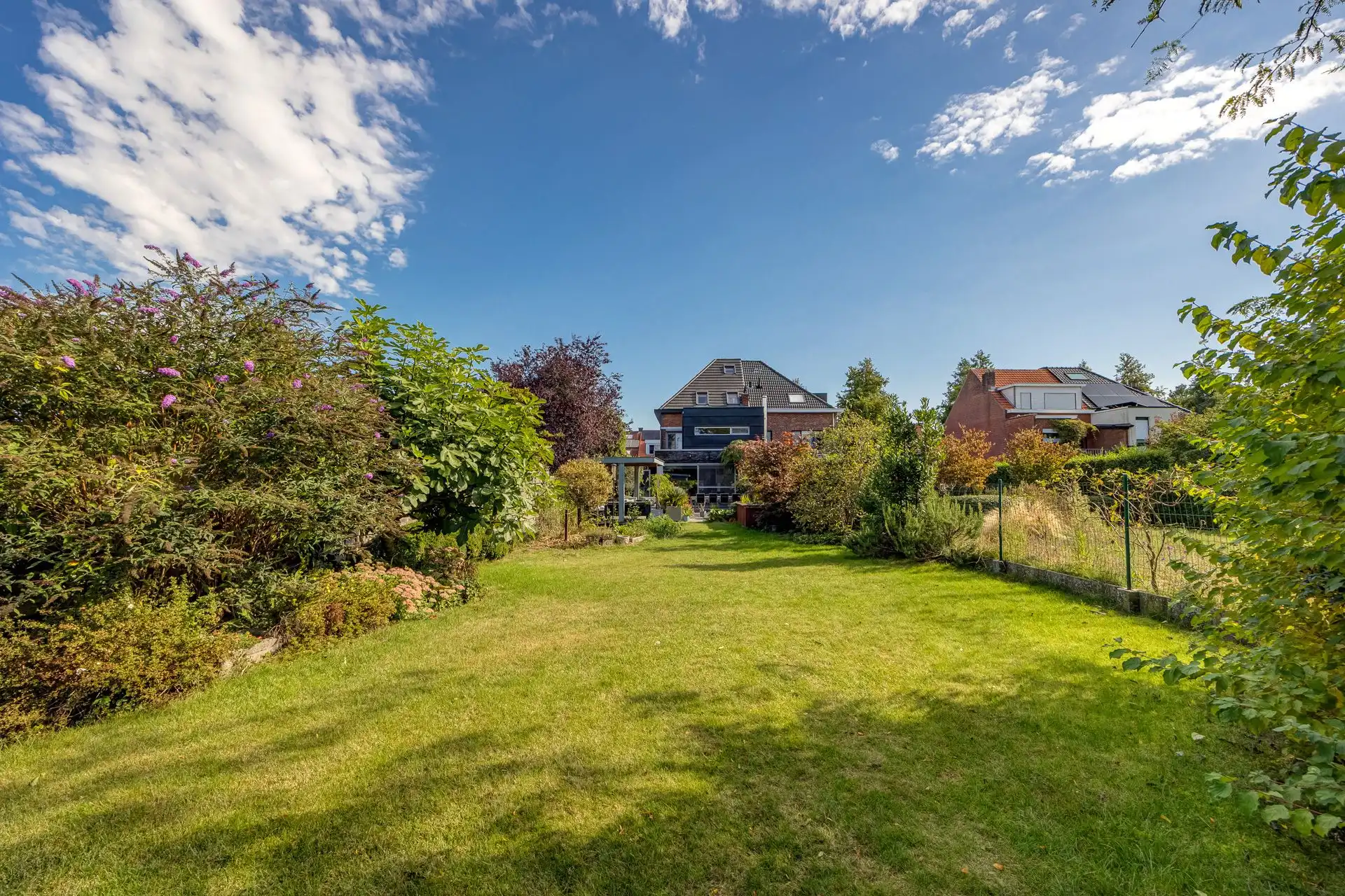 Volledig gerenoveerde gezinswoning met 5 slpks te Kontich foto 32