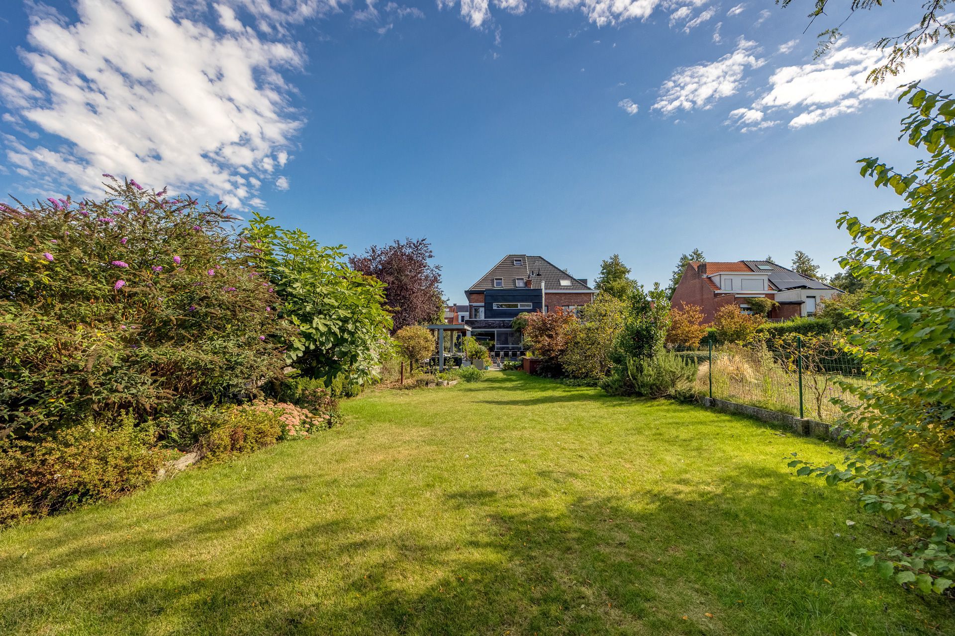 Volledig gerenoveerde gezinswoning met 5 slpks te Kontich foto 32