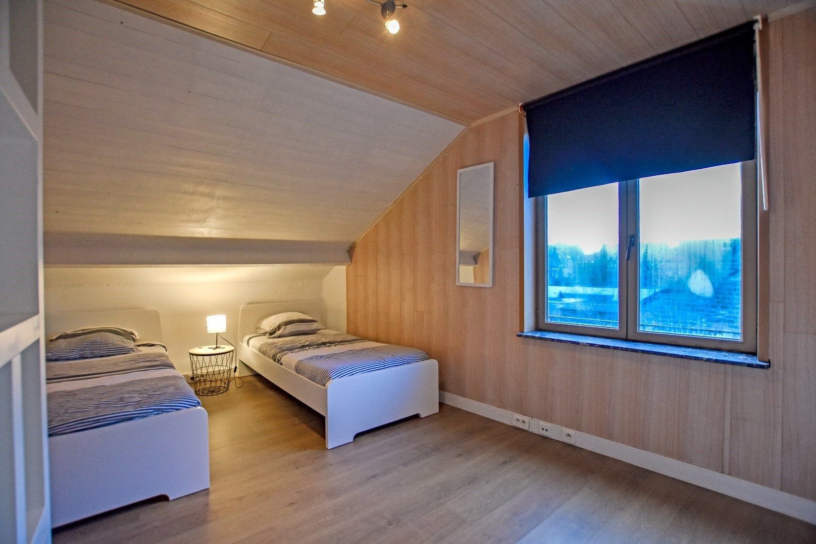 Ruime half open bebouwing te centrum Veurne! foto 10