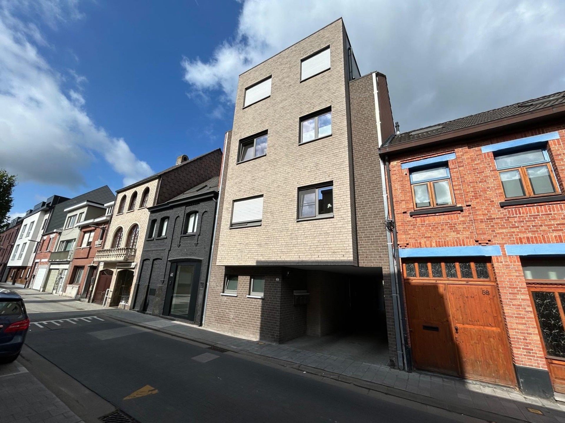 Instapklare studio op 3de verdieping in centrum Bornem foto {{pictureIndex}}