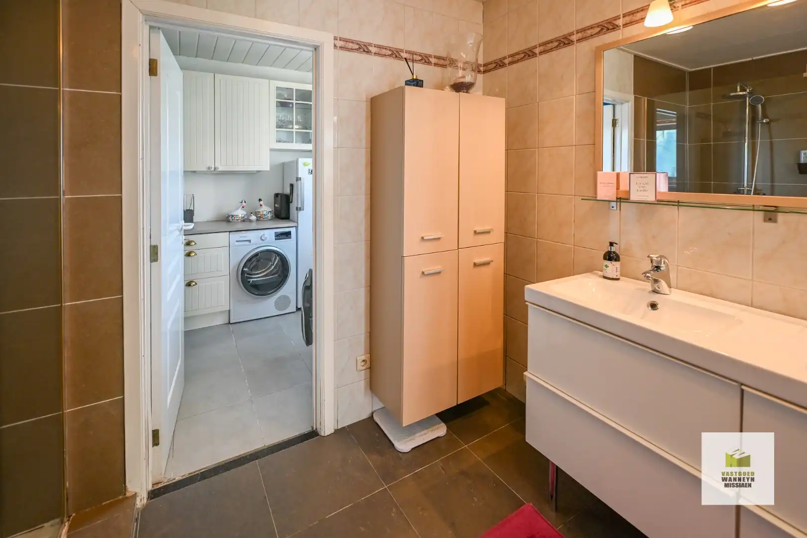 Woning met 3 slaapkamers, zuidgerichte tuin en garage in het hart van Oedelem foto 9