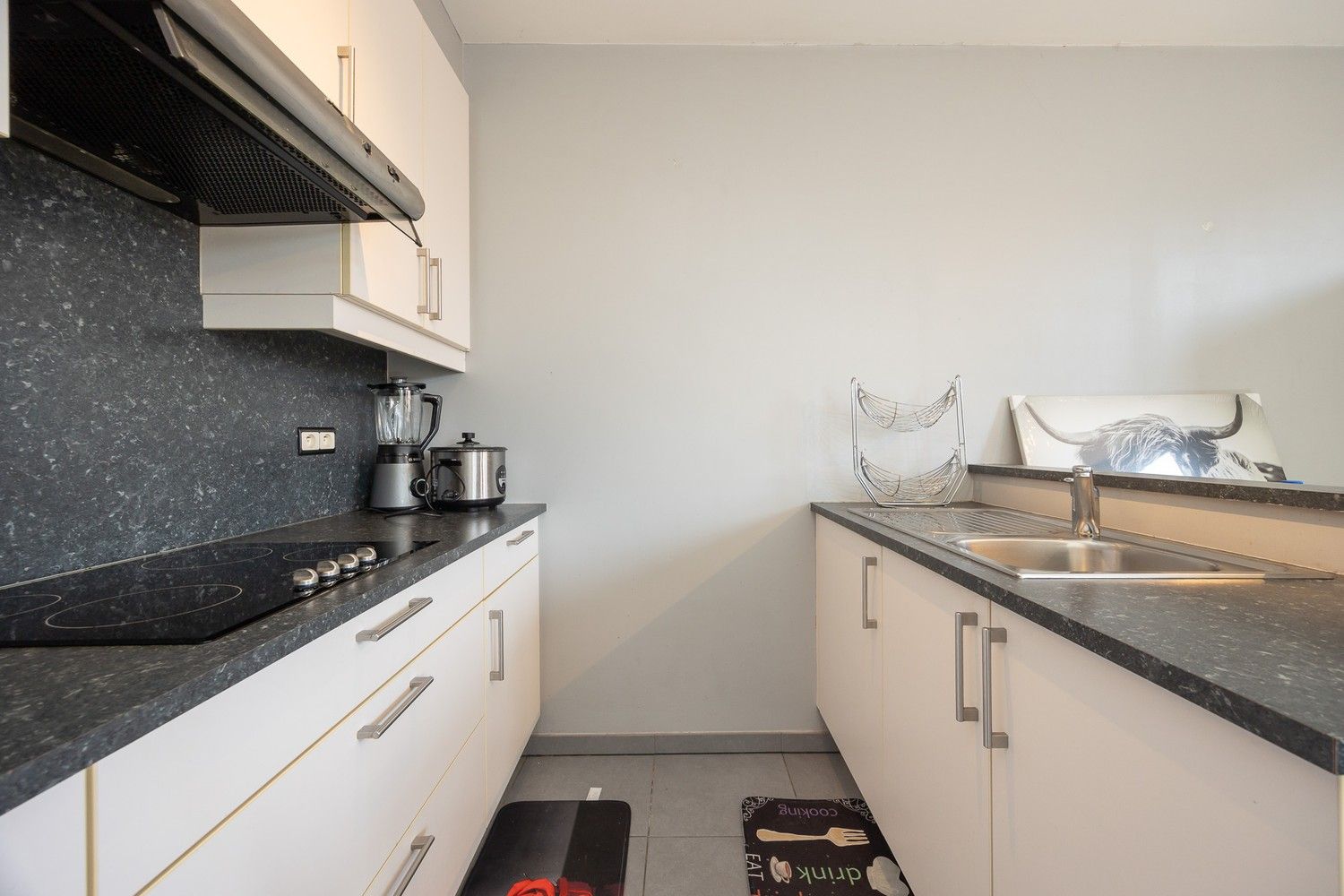 Centraal gelegen 1-slaapkamerappartement op tweede verdieping van een klein gebouw foto 5